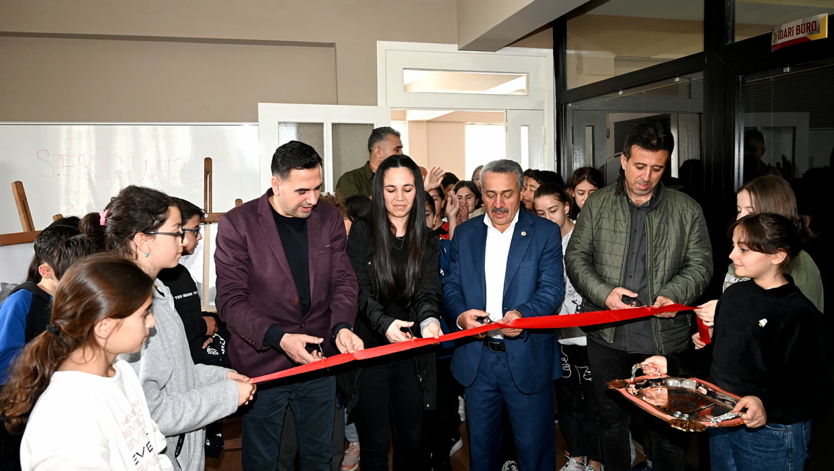Konya'da karakalem sergisi açıldı