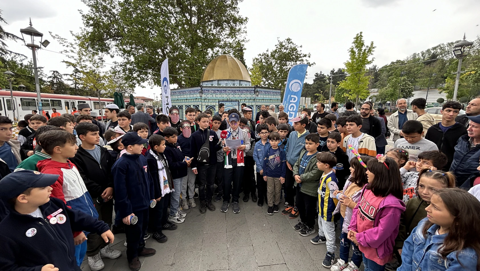 Konya'da Ortaokullu Gençler Kudüs Nöbetinde!