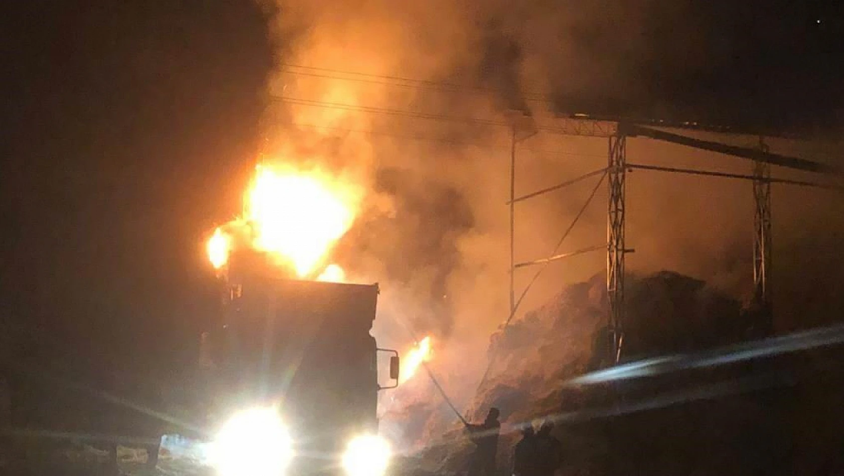 Konya'da saman balyaları alev alev yandı