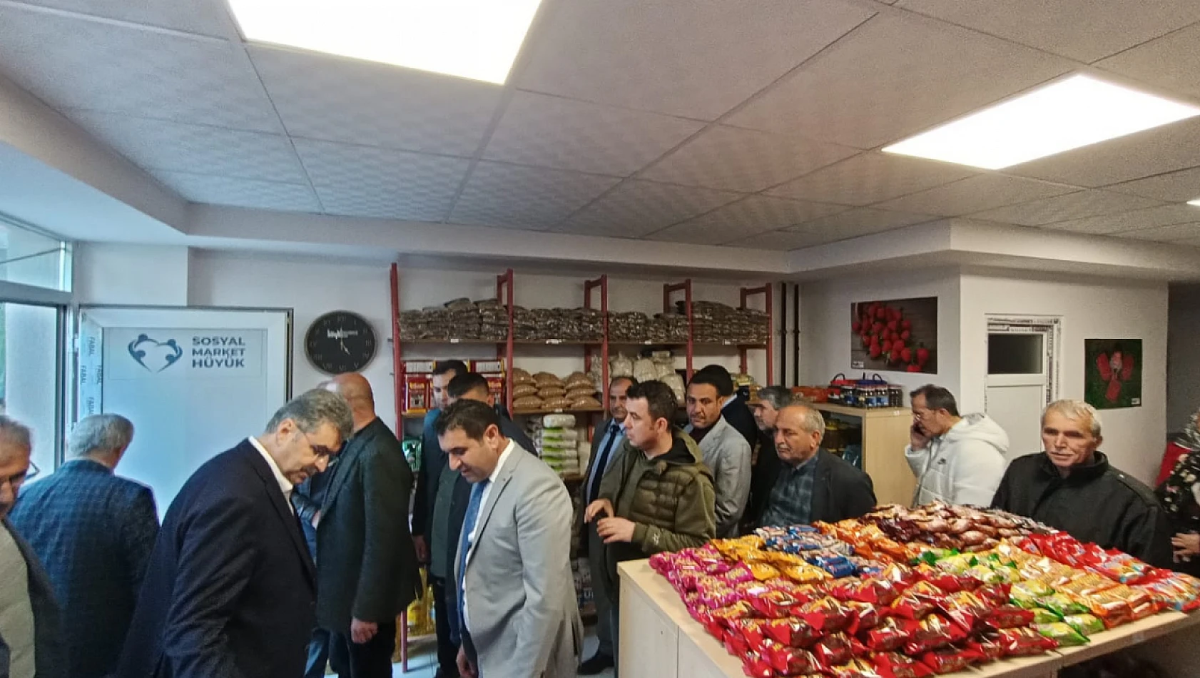 Konya'nın o ilçesinde depremzedelerin ücretsiz alış veriş yapacağı market açıldı