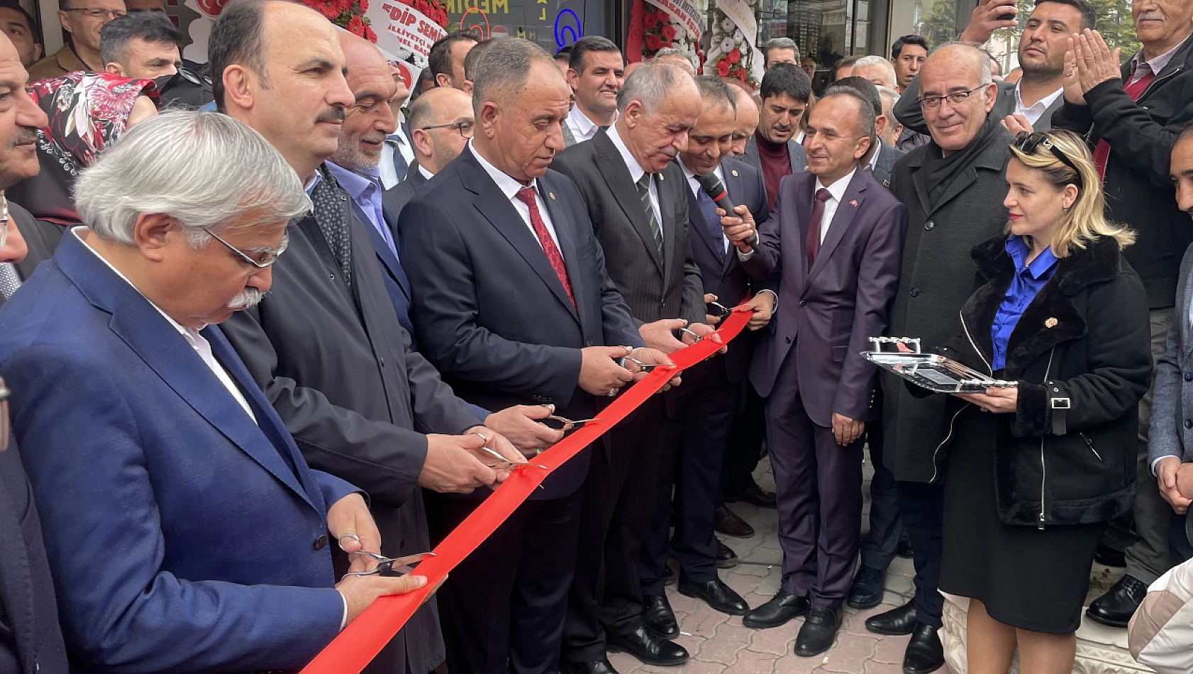 Milliyetçi Hareket Partisi Konya il teşkilatının yeni binası açıldı!