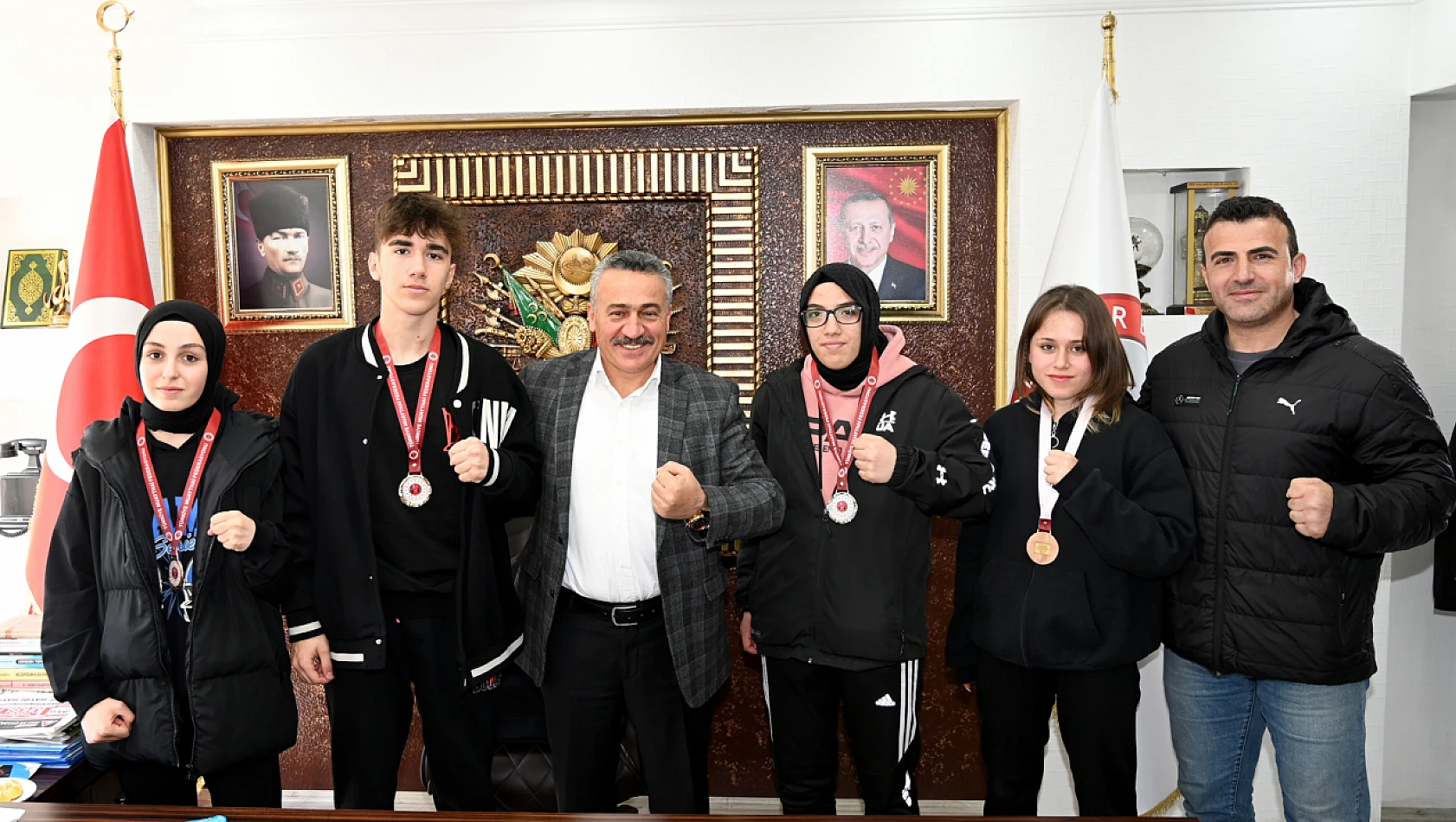 Muay Thai Sporcularından Altın Madalya