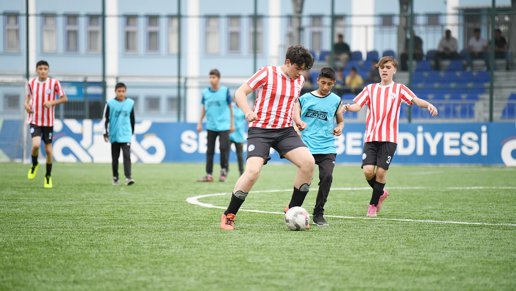 Selçuklu Belediyesi Ortaokullar Arası Futbol Turnuvası başladı