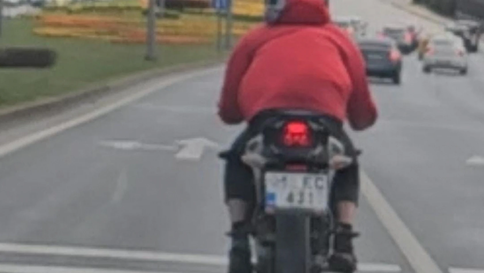 Trafiğe çıkma yasağı bulunan motosiklet sürücüsüne 48 bin lira ceza