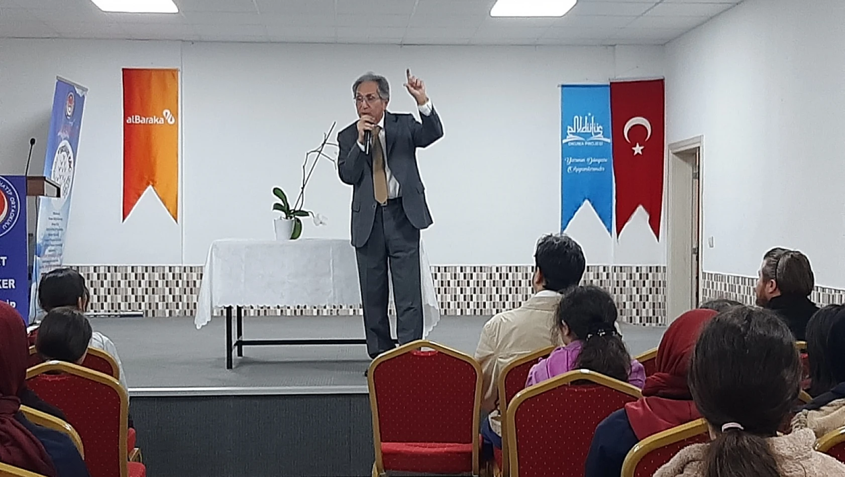 Yazar Altınköprü Konya'da Atiker İHO'da konferans verdi!