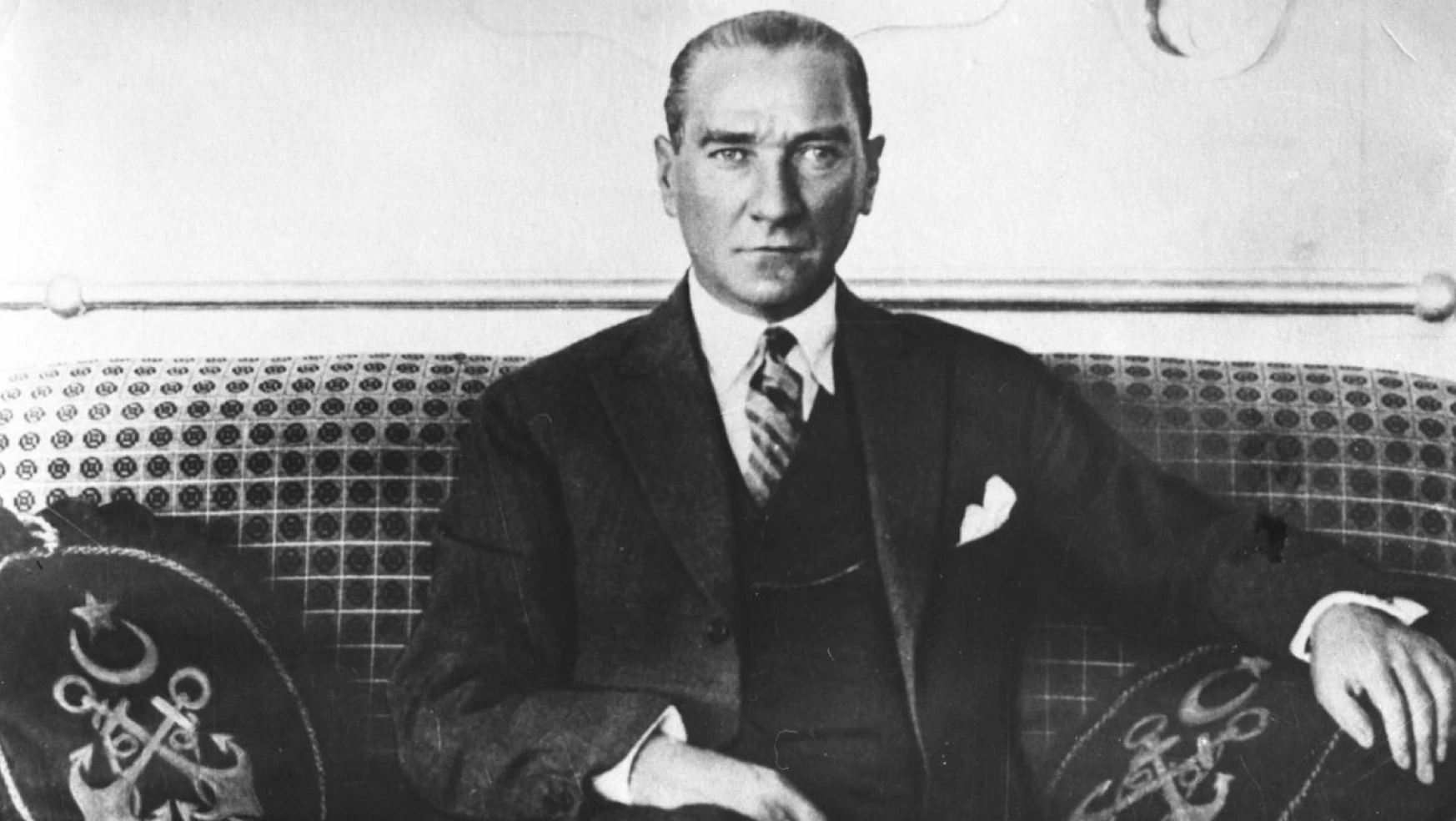 10 Kasım resimleri: Kısa, anlamlı 10 Kasım sözleri ve Atatürk resimleri