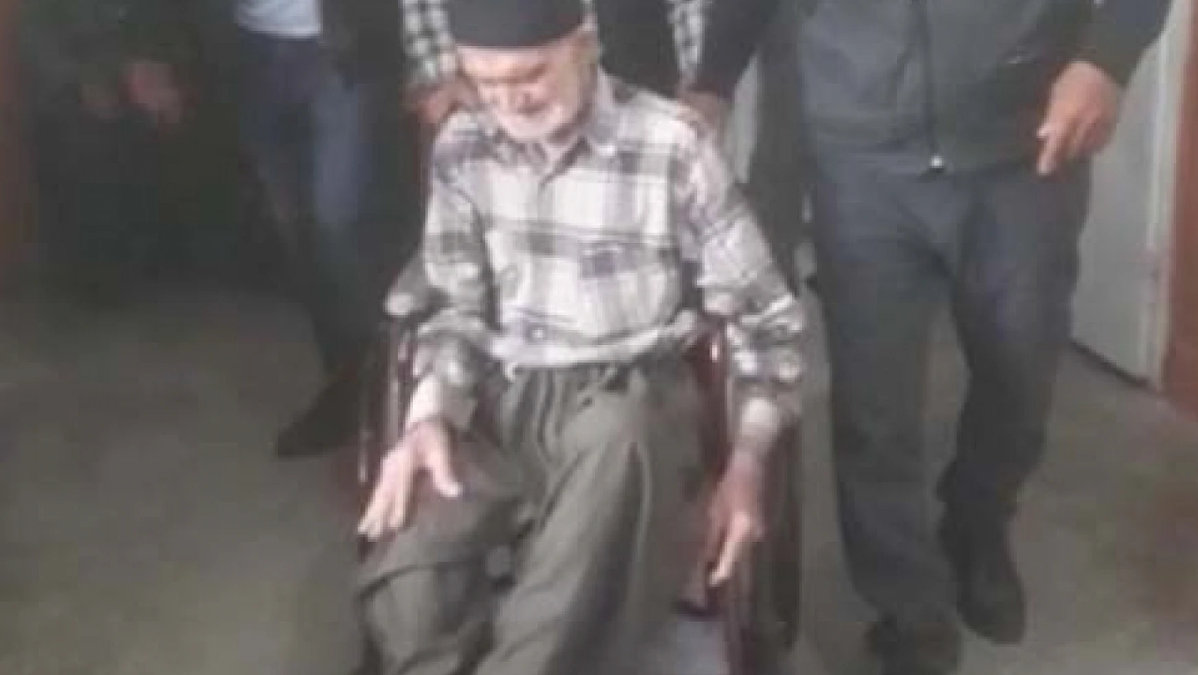 106 yaşındaki Konyalı vatandaş demokrasiye sahip çıktı!