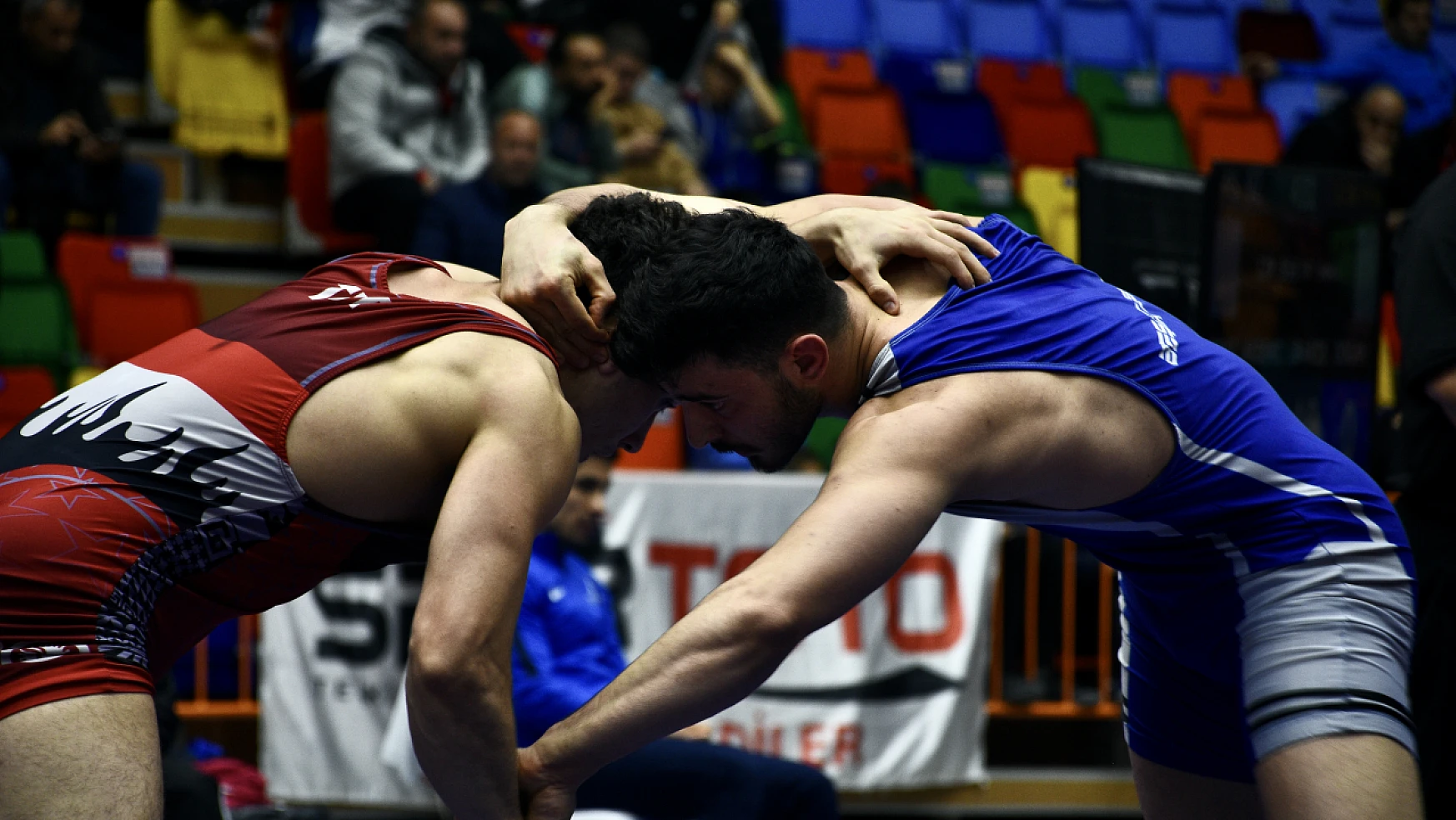23 Yaş Altı Serbest Güreş Türkiye Şampiyonası, Konya'da sürüyor