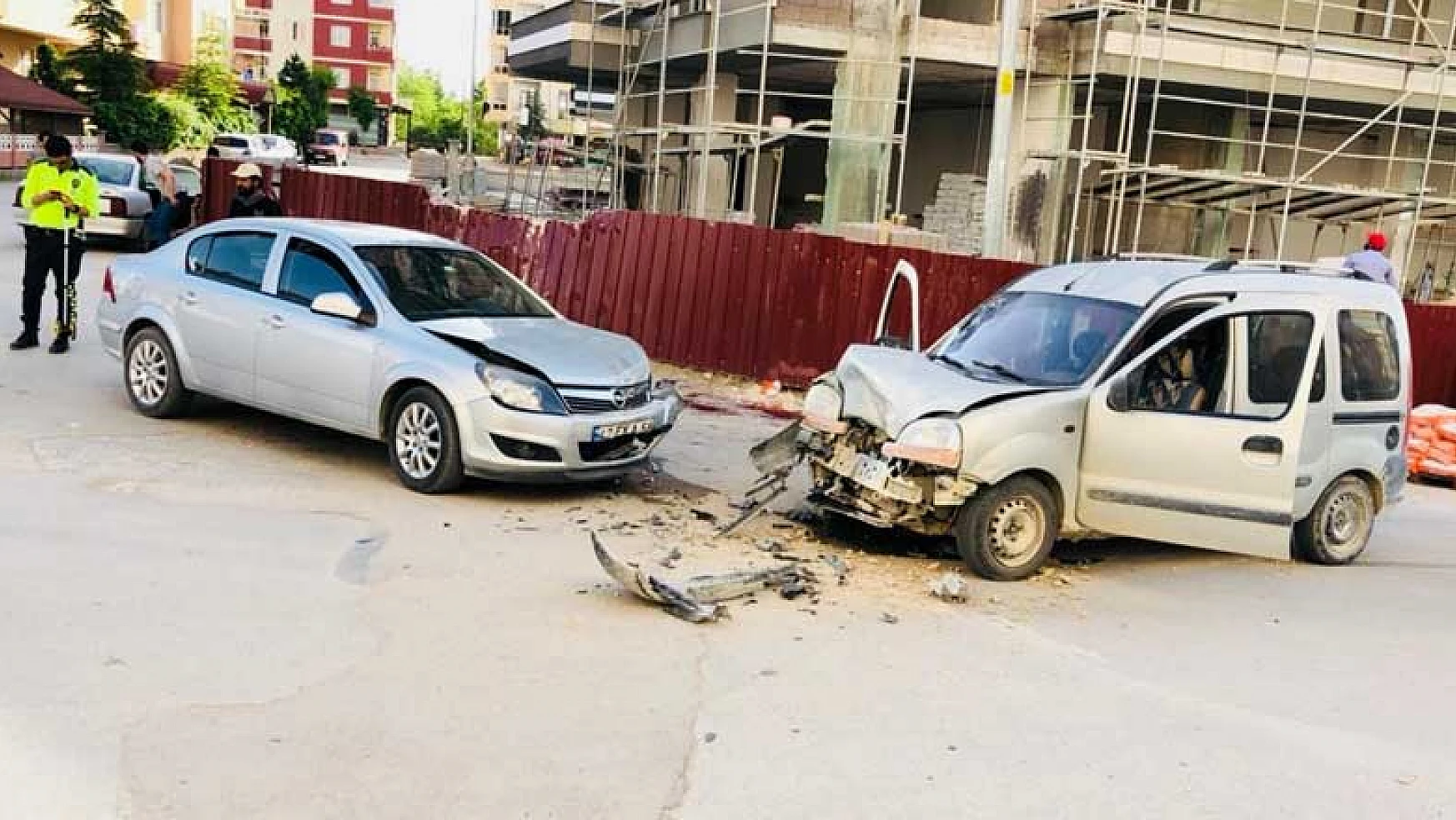 Konya Ereğli'de şehir merkezinde kaza: 3 yaralı