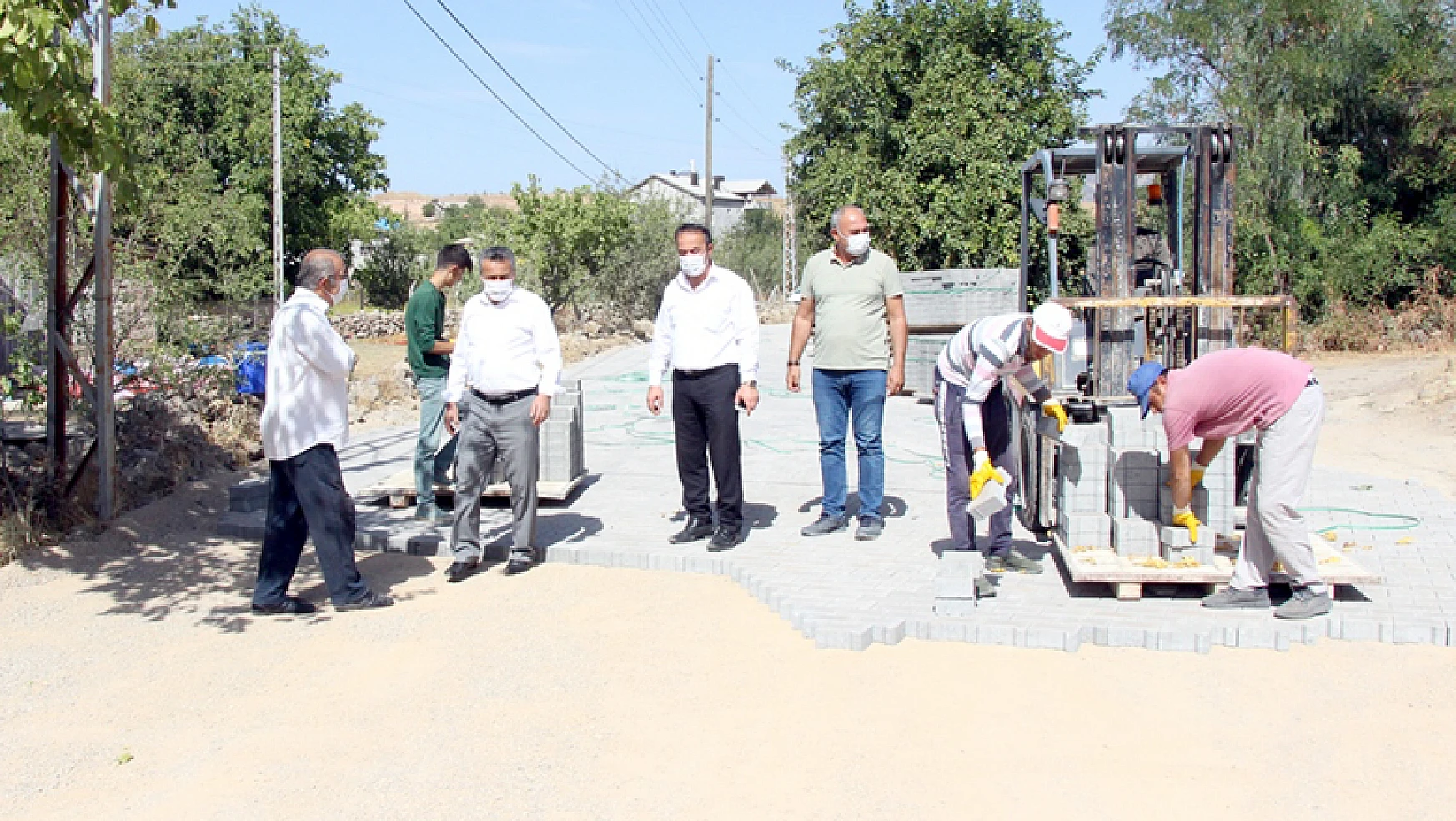 Konya Seydişehir'de parke taşı döşeme çalışmaları devam ediyor