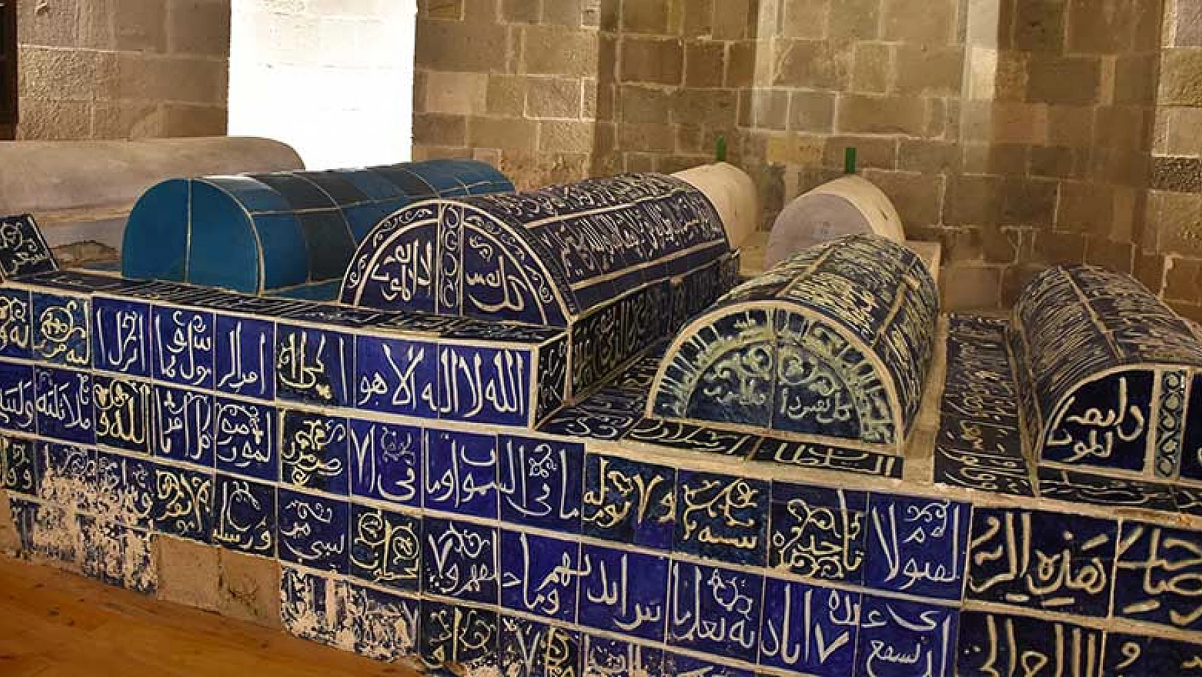 Konya Alaaddin Camisi'ndeki Anadolu Selçuklu sultanlarının sandukaları restore ediliyor