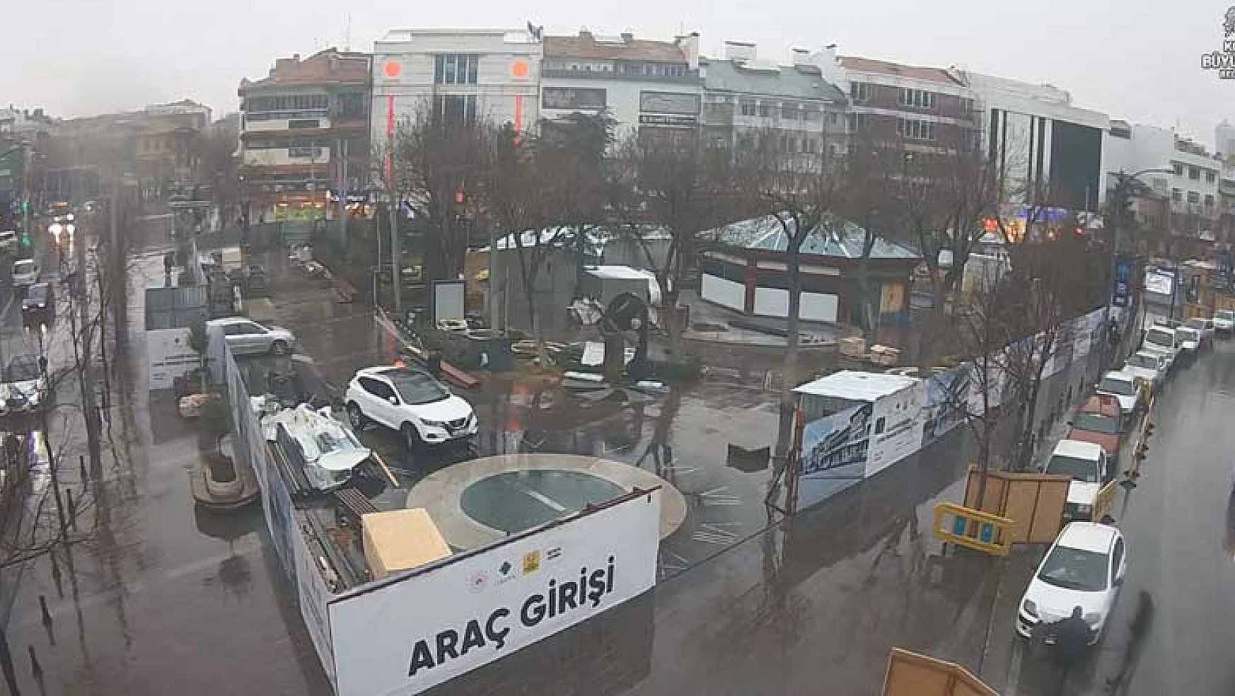 Konya'da fırtına ve yağış sistemi devredışı bıraktı! Vatandaş istedi Büyükşehir açtı