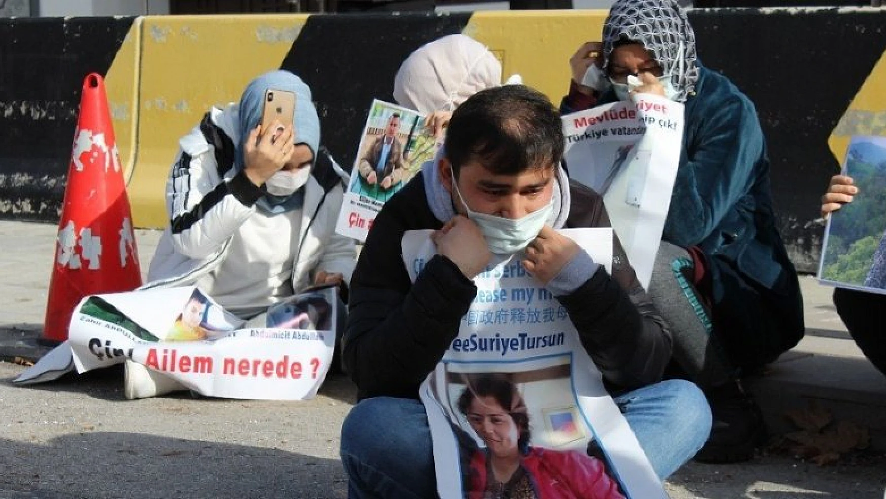 Çin'in Ankara Büyükelçiliği önünde oturma eylemi