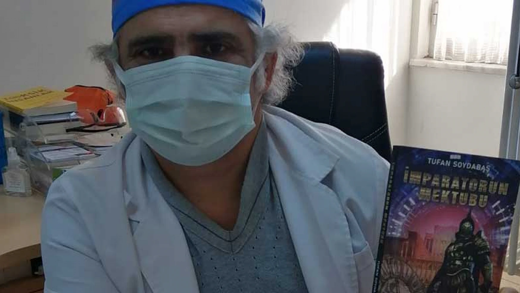 Doktor Tufan Soydabaş son kitabını arkadaşı Ayhan Dağlı'ya atfetti