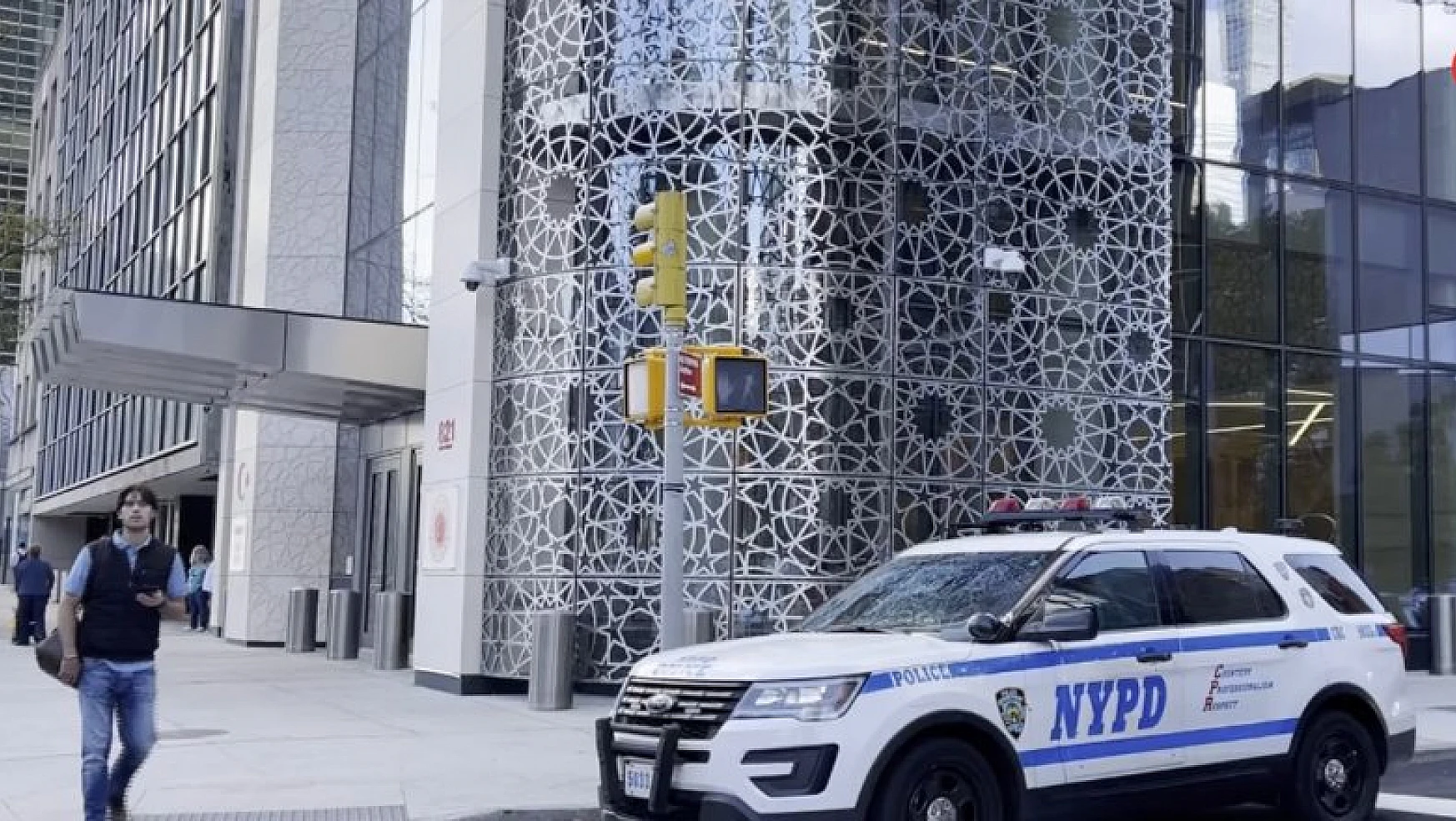 New York'taki Türkevi'nin önünde şüpheli paket alarmı