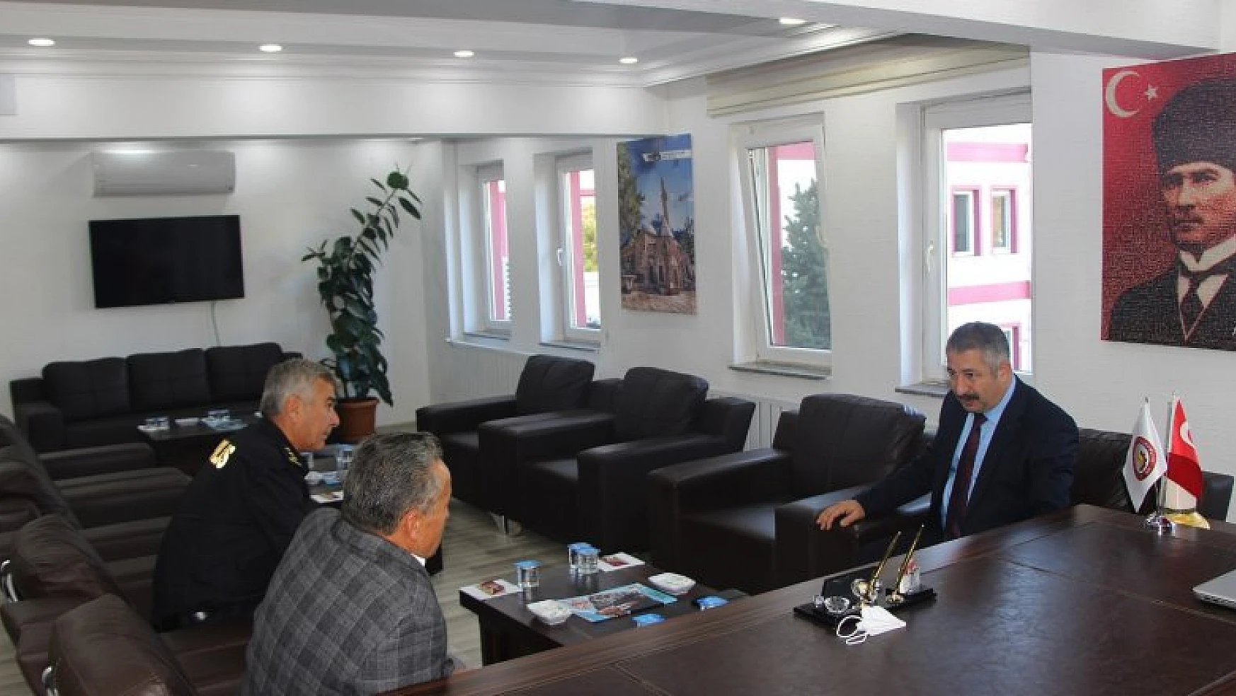 Emniyet Müdürü Dinç'ten başkan Tutal'a ziyaret