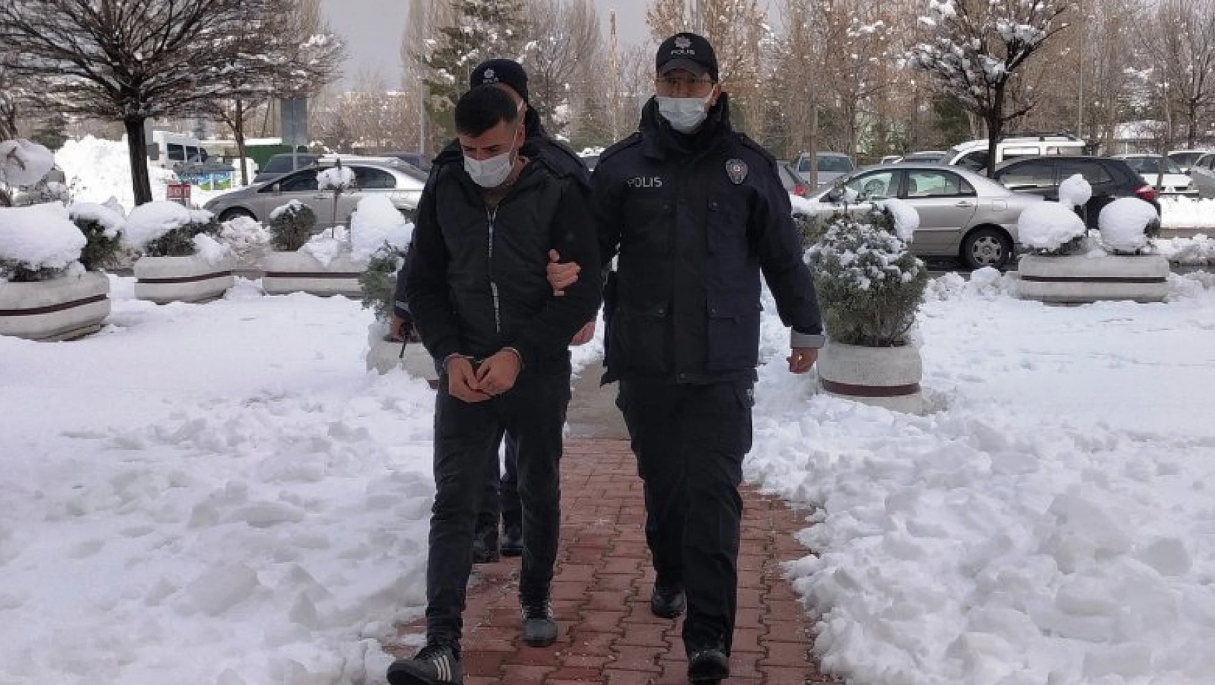 Konya'da annesini öldürmek isterken yakalanan şahıs tutuklandı