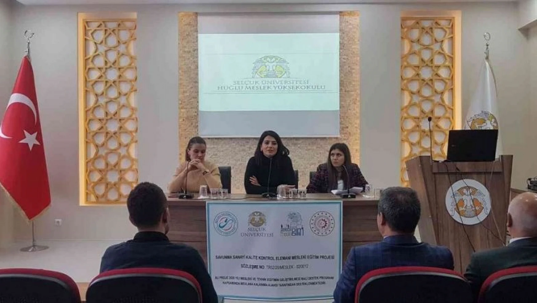 Huğlu Meslek Yüksekokulu'nda 'İnovatif Gençlik' konferansı yapıldı