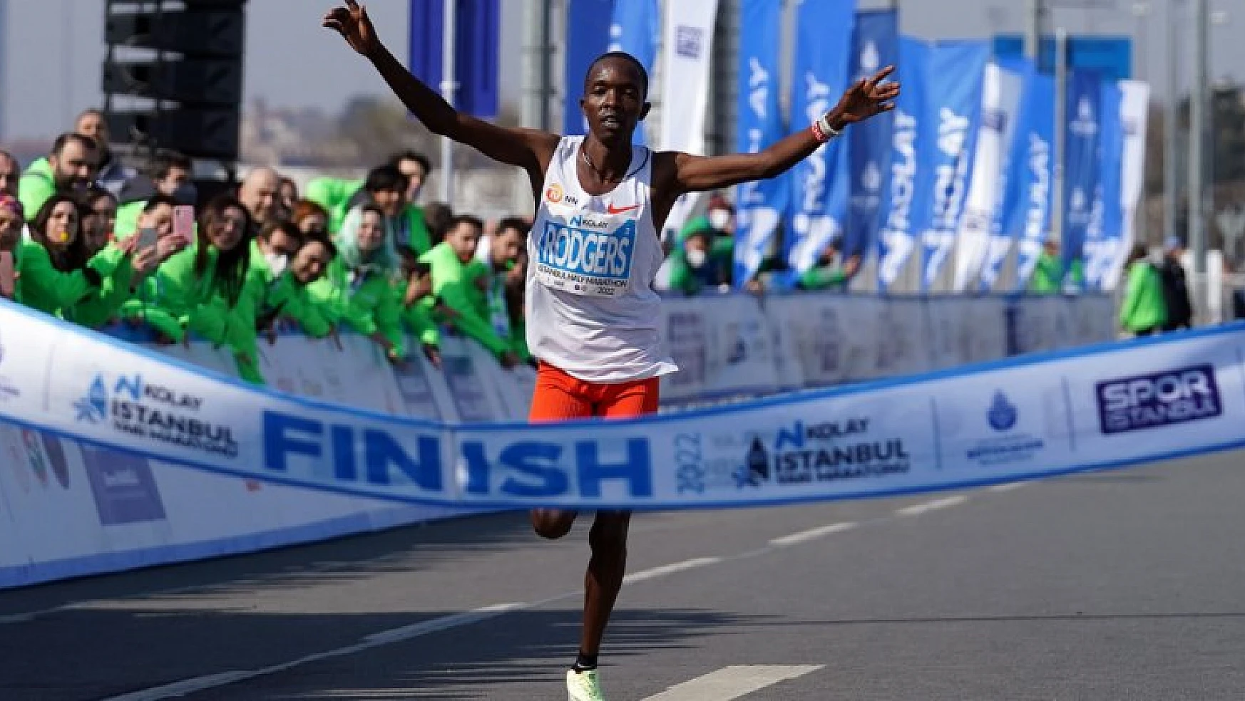 İstanbul Yarı Maratonu'nda Kenyalı atlet rekor kırarak şampiyon oldu