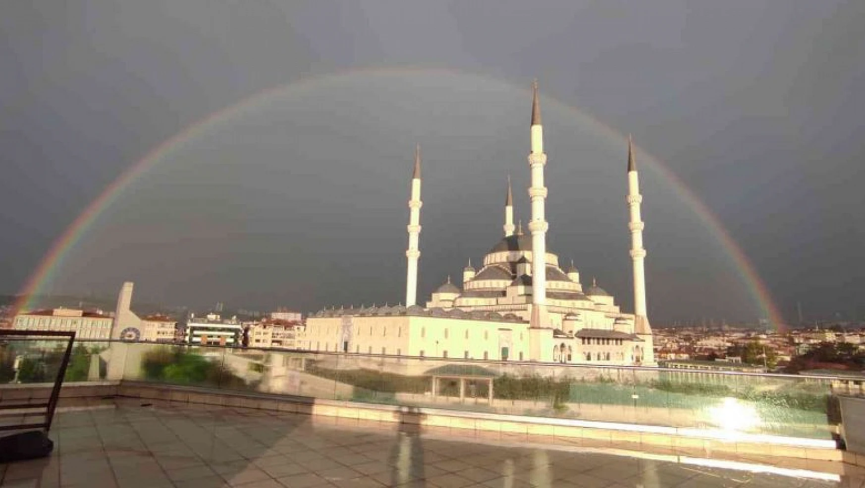Ankara'da yağmur sonrası kartpostallık gökkuşağı görüntüsü