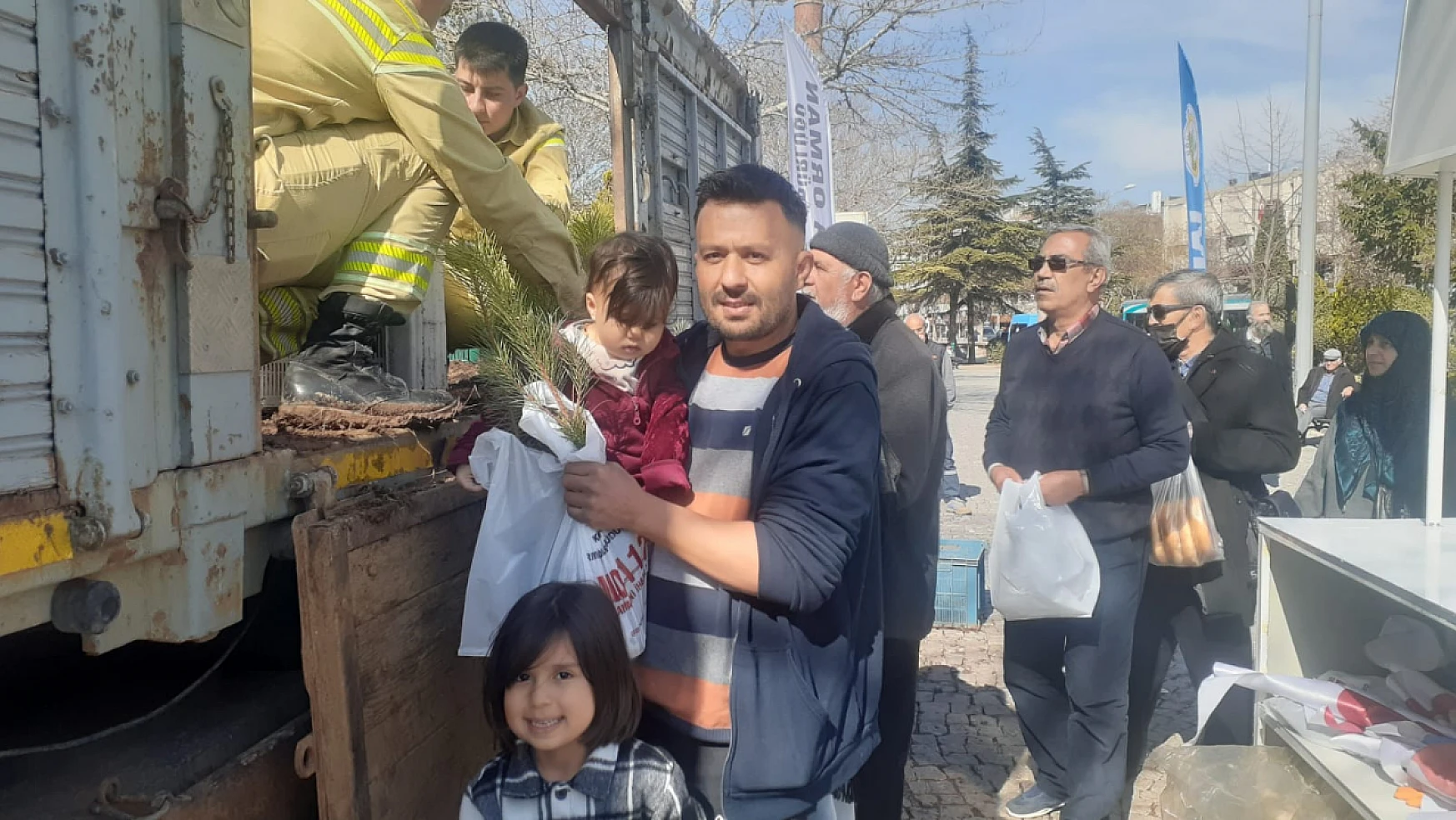 Konya'da ücretsiz fidan dağıtılıyor