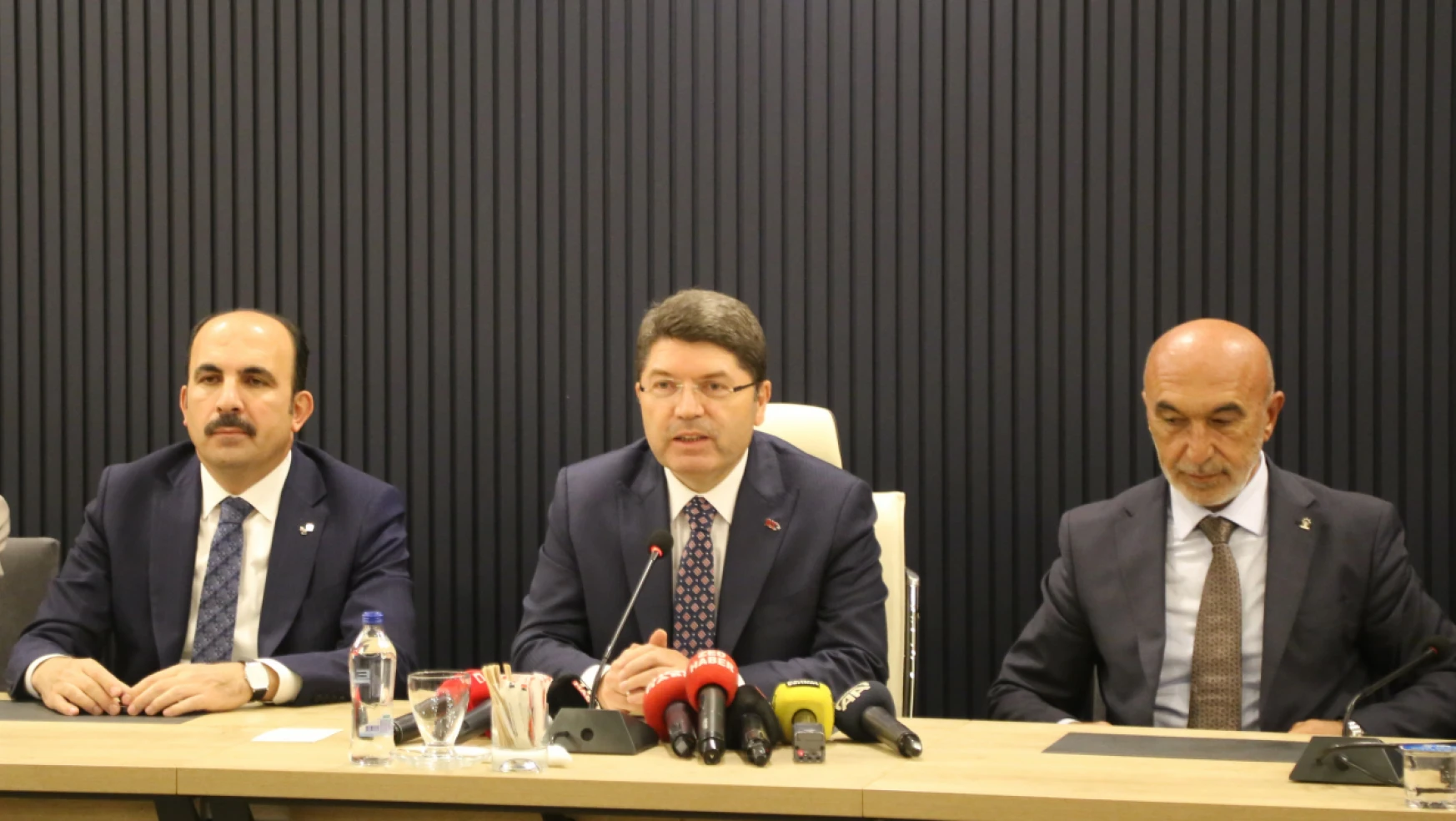 Adalet Bakanı Yılmaz Tunç, AK Parti Konya İl Başkanlığını ziyaret etti!