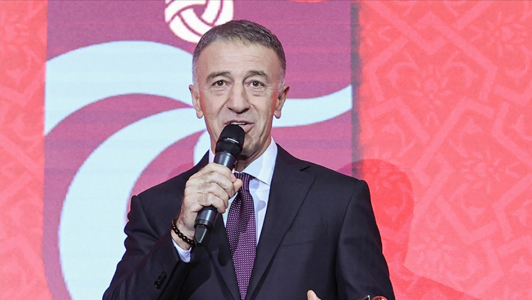 Ahmet Ağaoğlu, istifa etti