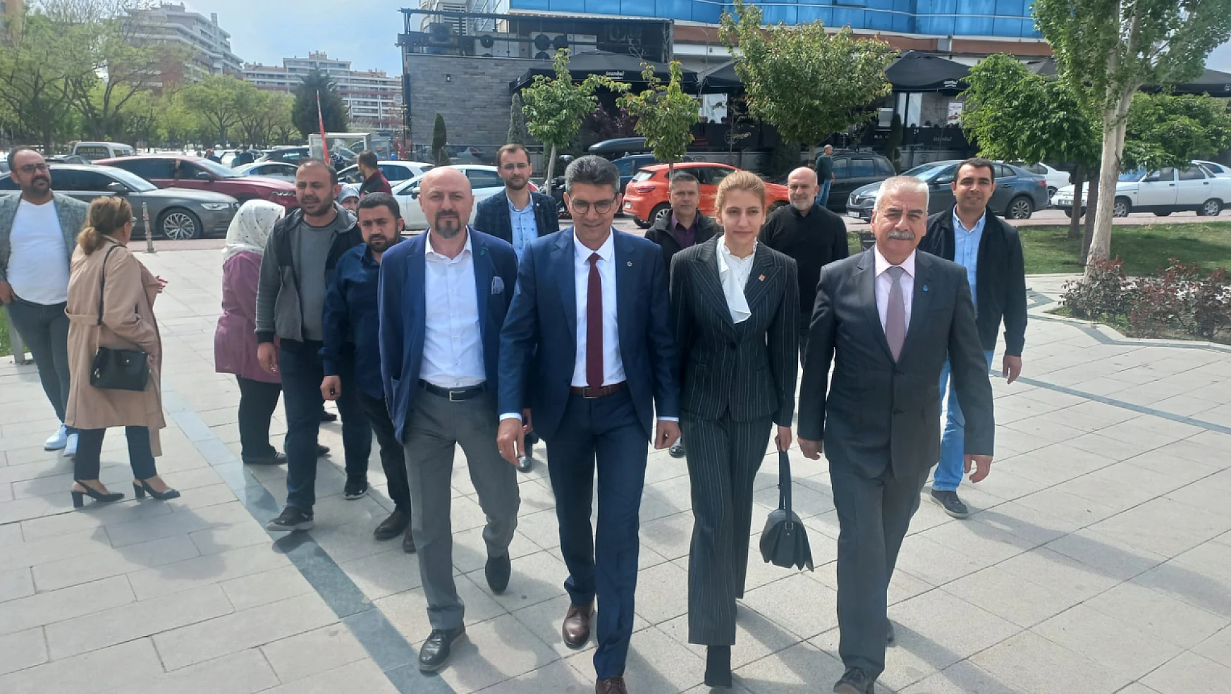 Ahmet Arslan, Millet İttifakı Adayları İle İş Merkezlerini Ziyaret Etti