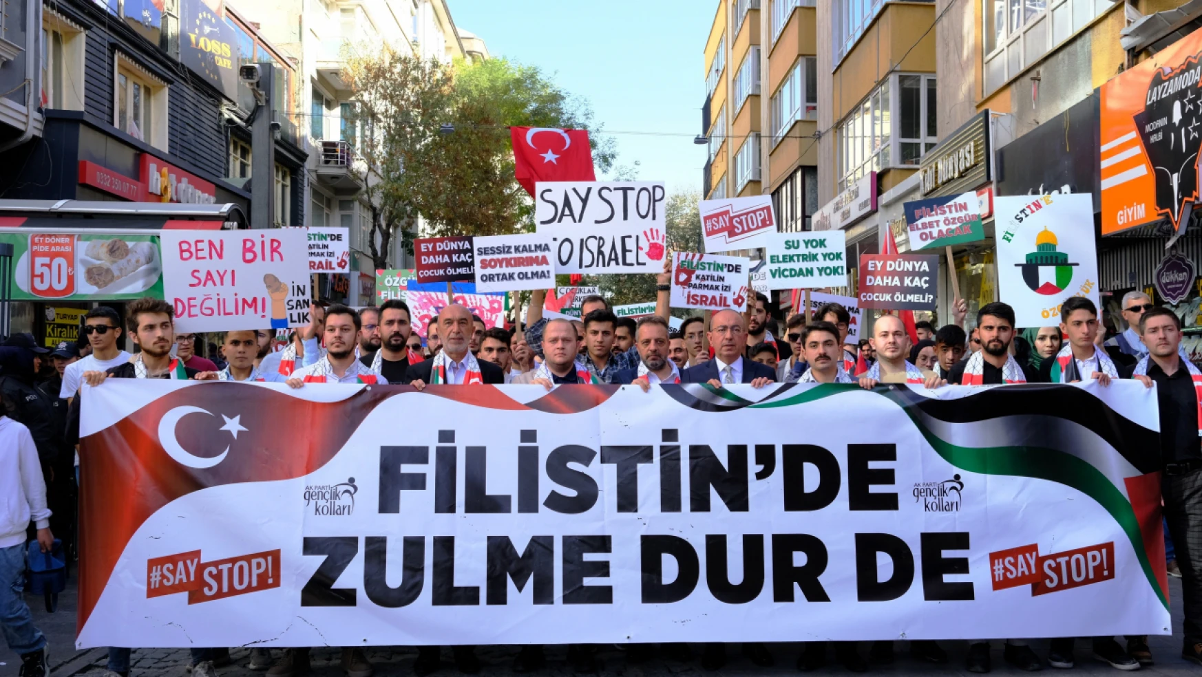 AK Parti Konya Gençlik Kolları, Gazze için yürüdü