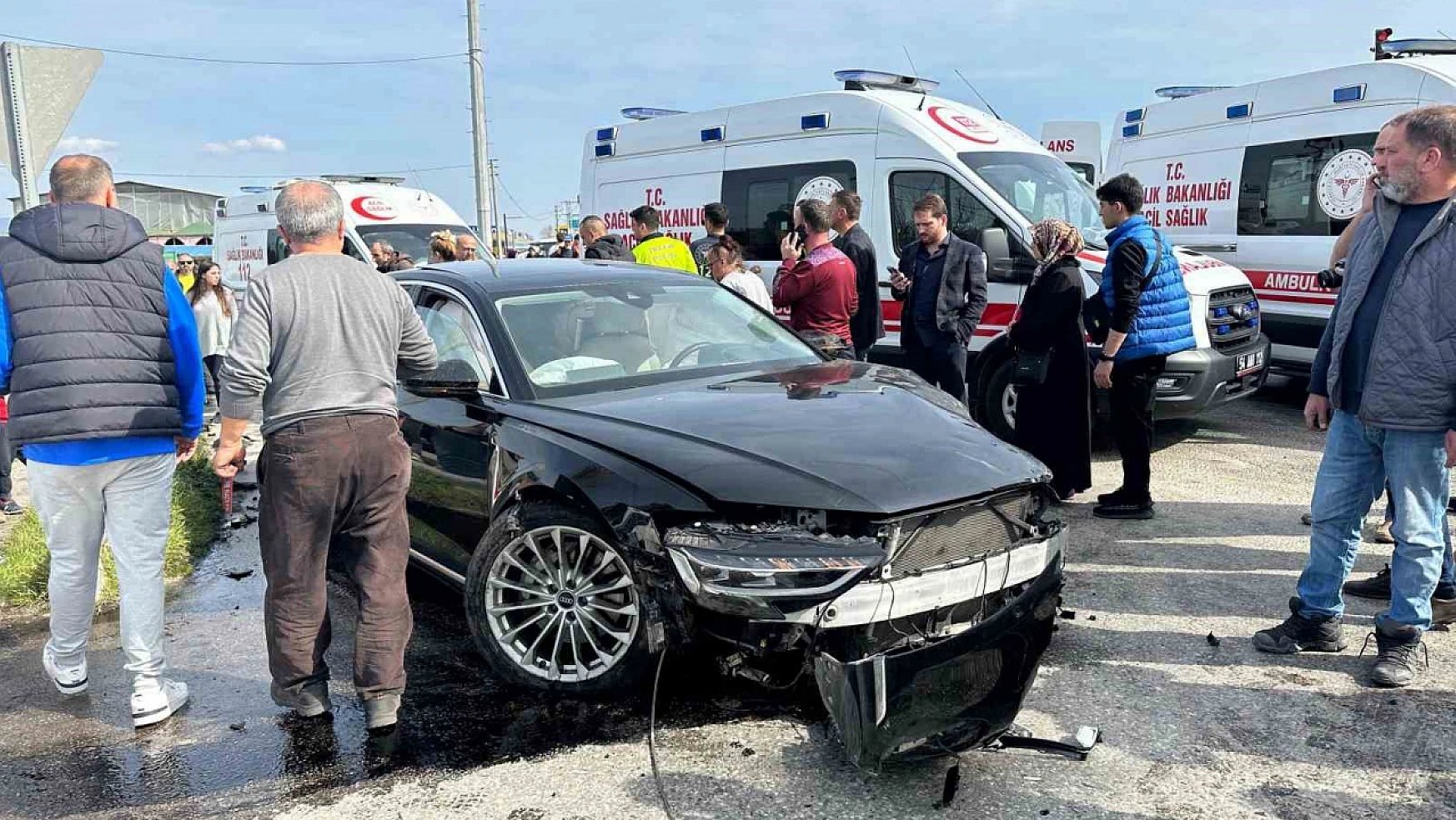 AK Parti milletvekilinin karıştığı kazada 5 kişi yaralandı