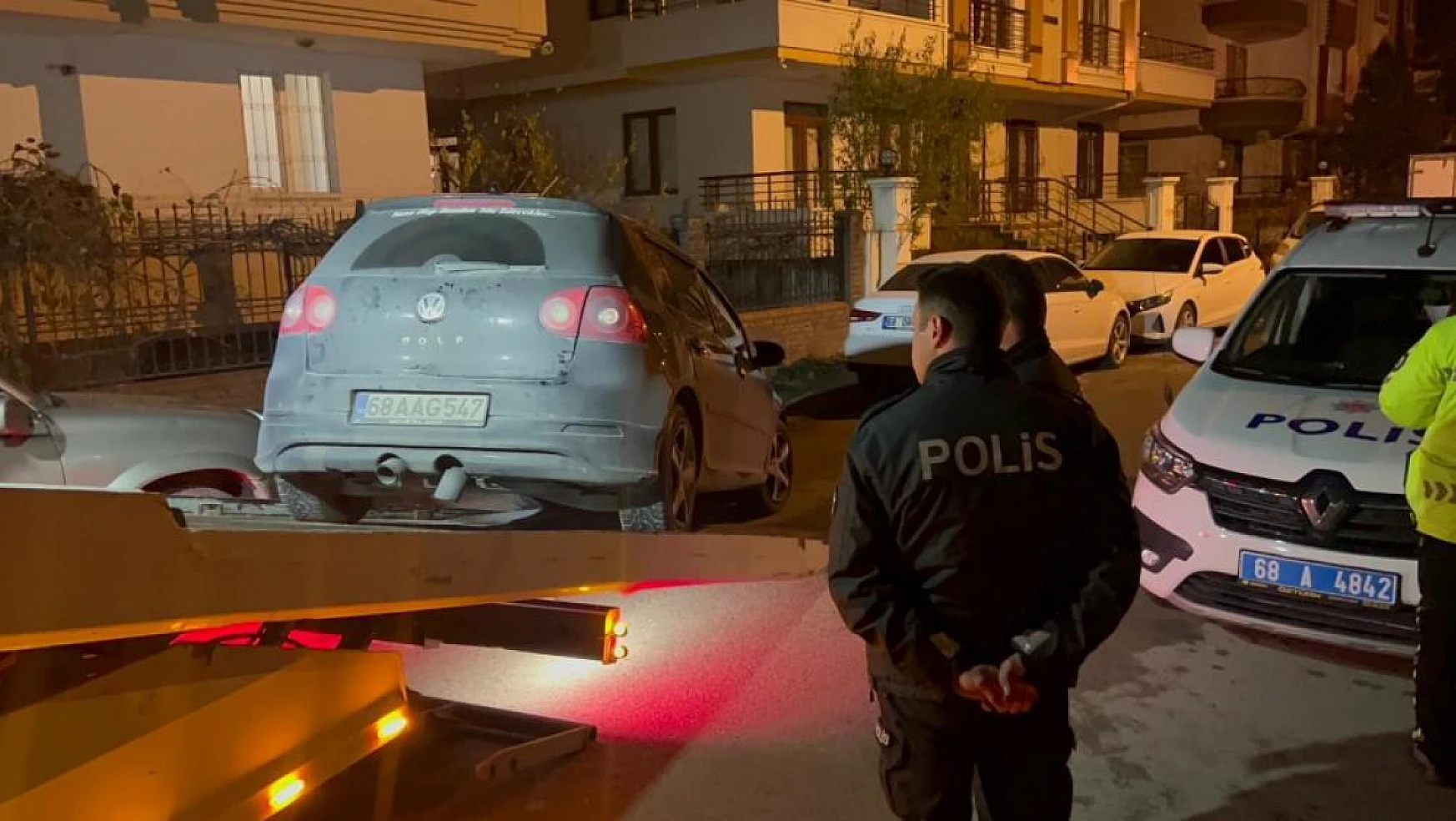 Aksaray'da olaylı gece: Alkol alan sürücü önce araçla, sonra yaya kaçtı: Polis acımadı cezayı kesti!