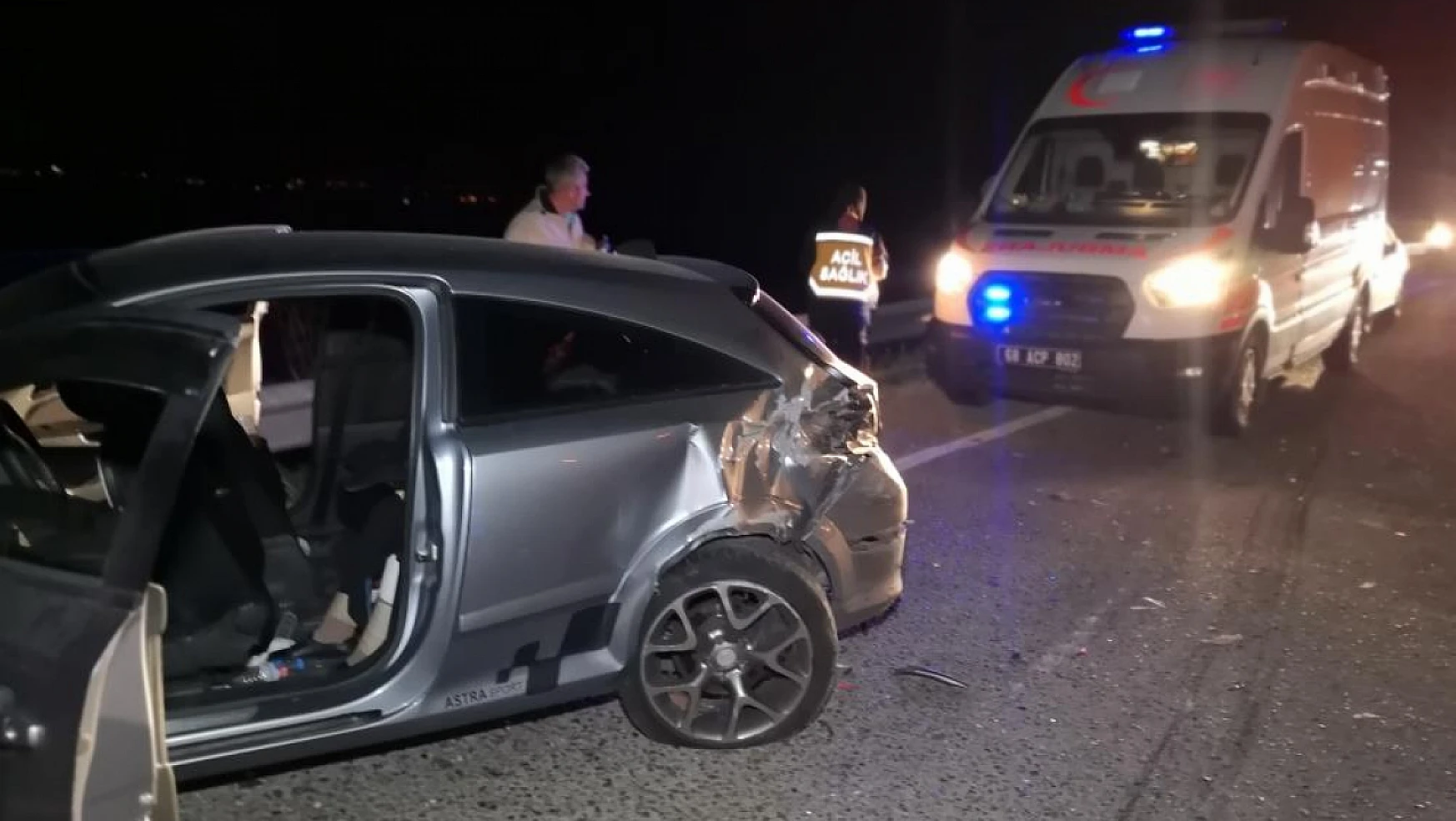 Aksaray'da otomobil minibüse çarptı: 5 yaralı