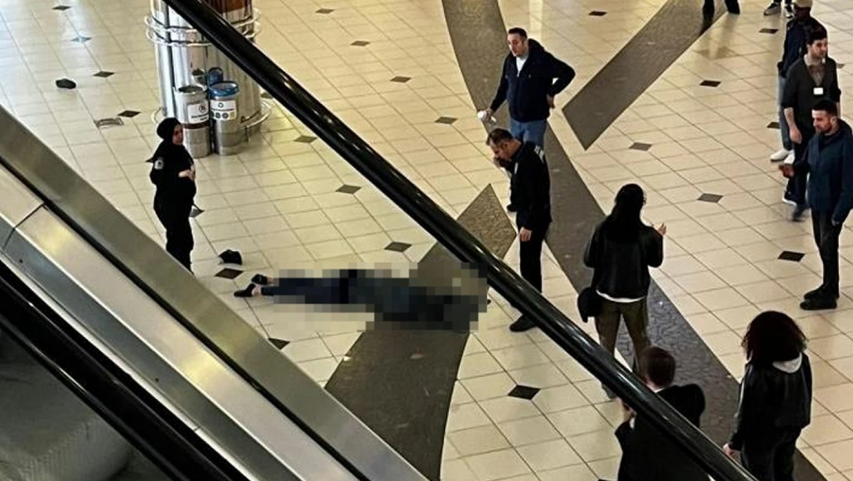 Alışveriş merkezinde korkunç kaza: Kendini 5. kattan aşağı attı