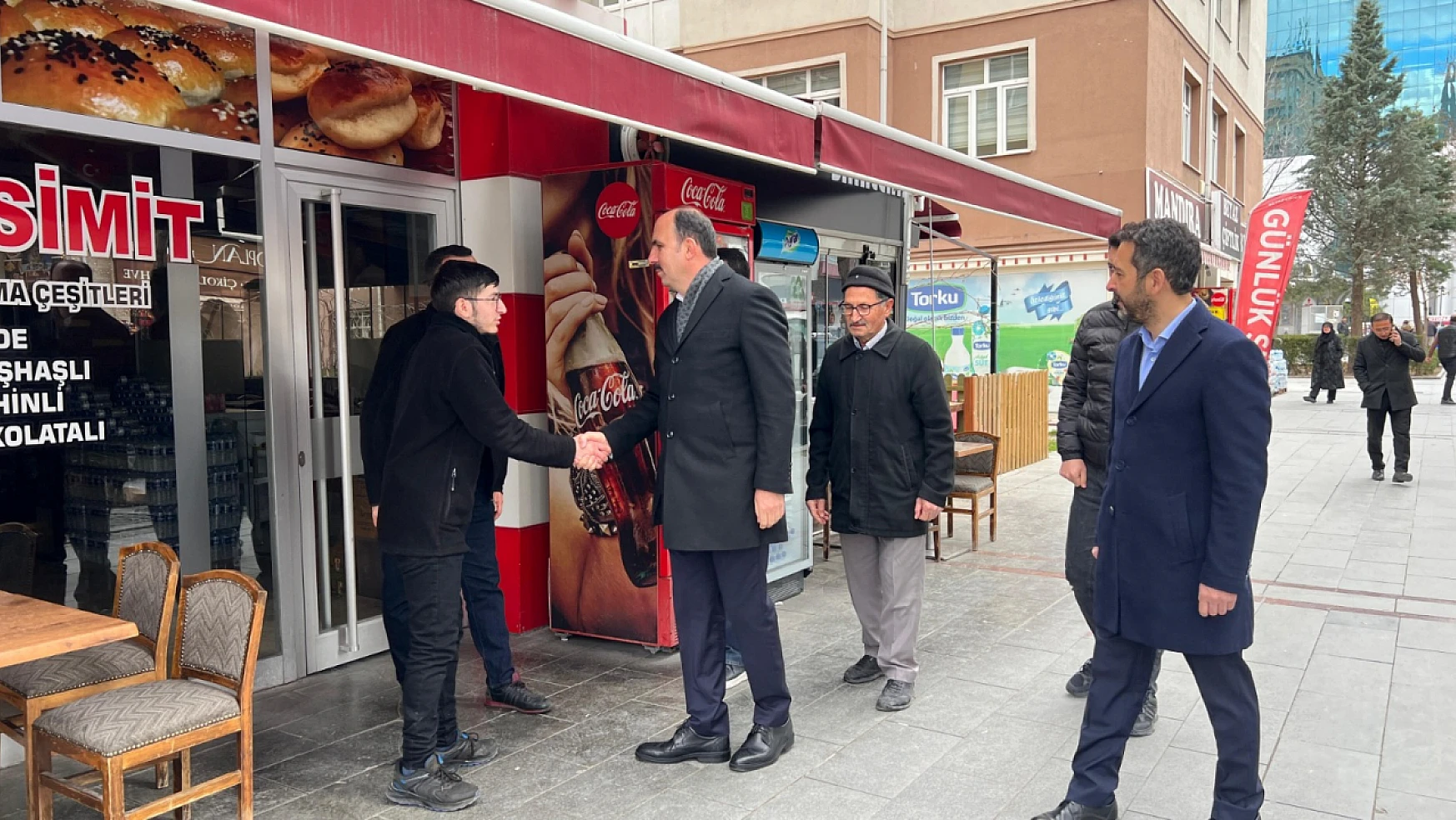 Altay merkezde vatandaşlarla buluştu