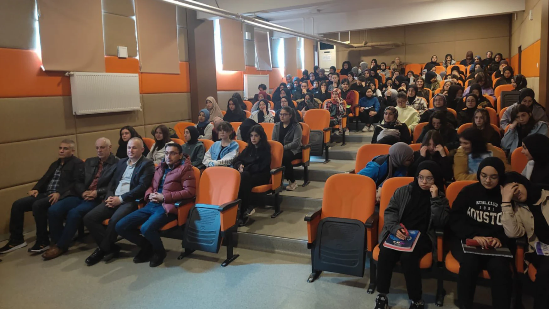 Anadolu mektebi okul programları devam ediyor