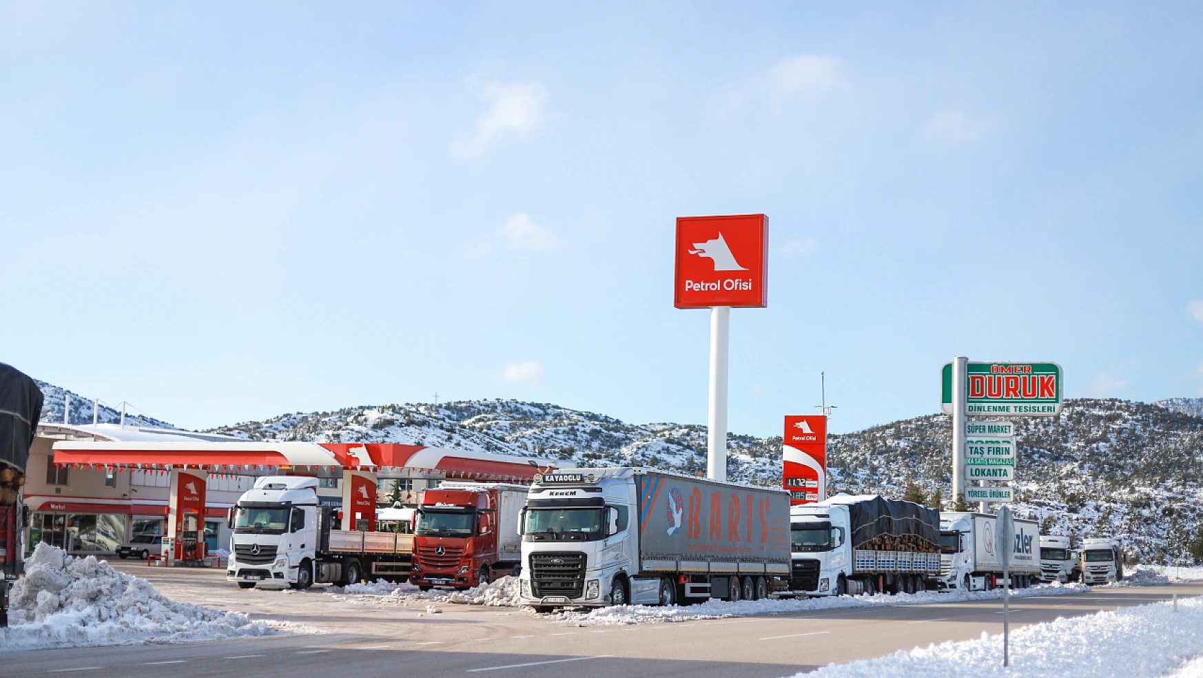 Antalya-Konya kara yolunda kar nedeniyle tırların geçişine izin verilmiyor