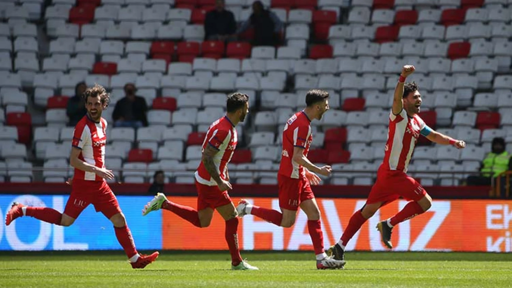 Antalyaspor deplasmanda kazanmakta zorlanıyor