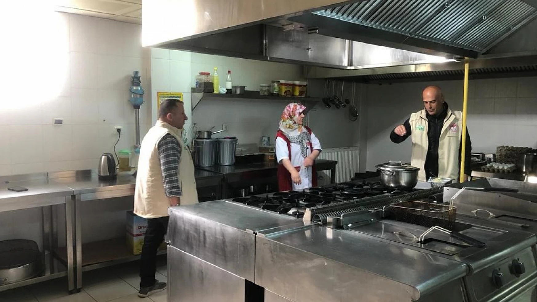 Beyşehir'de kafeterya, büfe, yemekhaneler denetlendi