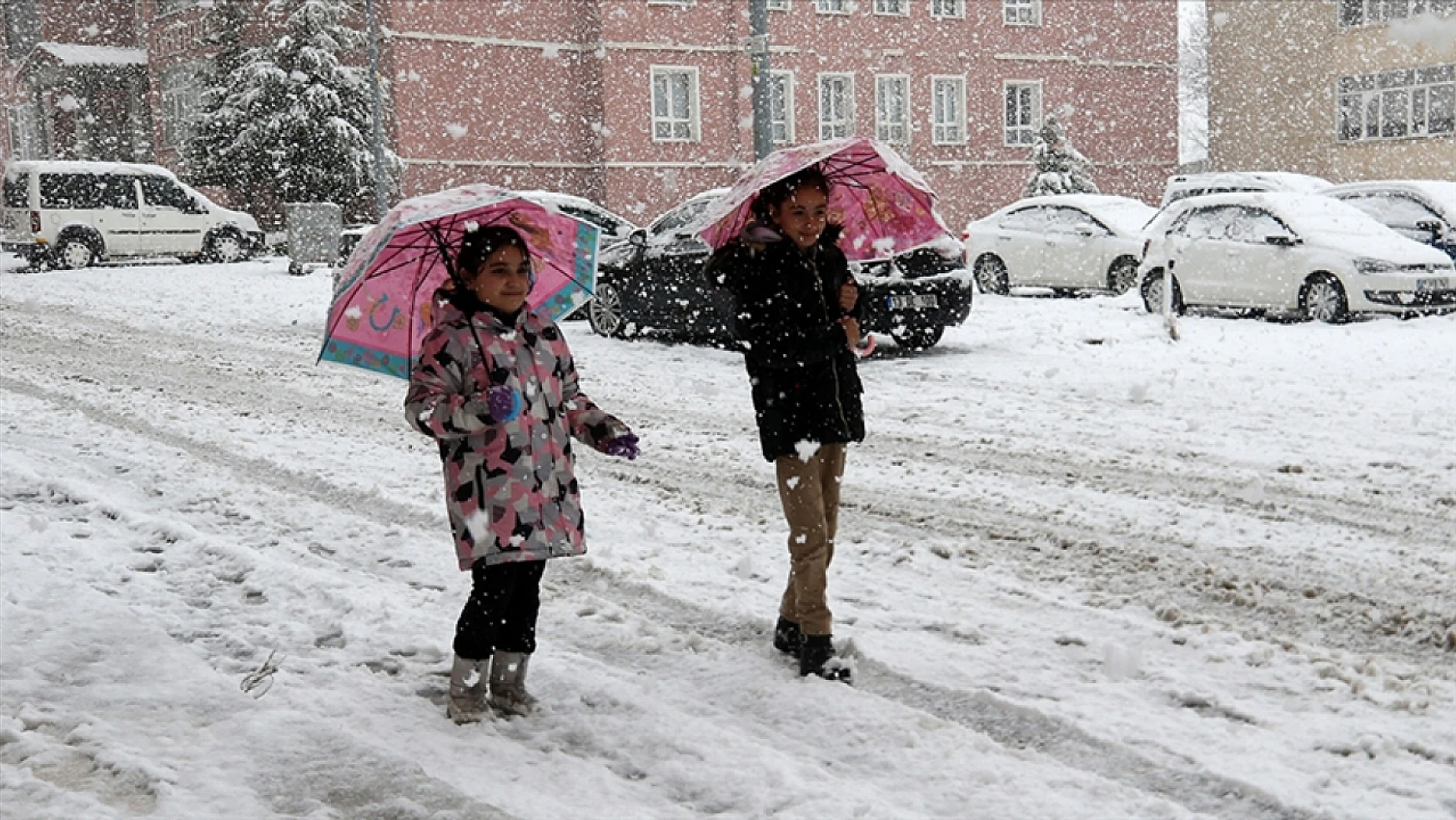 Bitlis'te okullar tatil mi? Bitlis'te okullar kar tatili mi edildi? İşte cevabı...