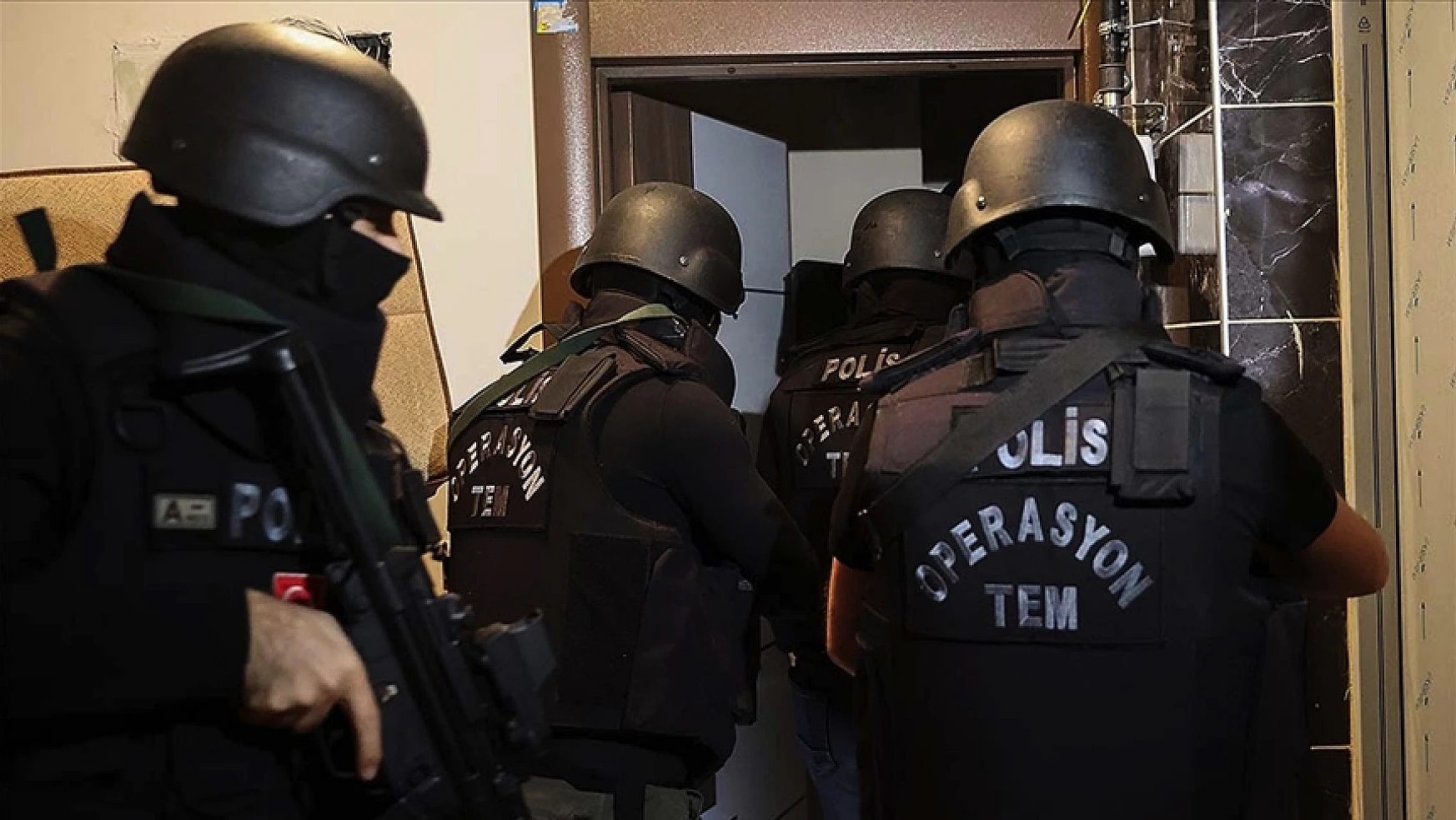 DEAŞ'a eş zamanlı operasyon: 18 şahıs yakalandı