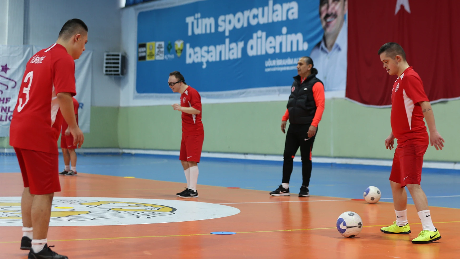 Down sendromlu sporcular Trisome Oyunları'na Konya'da hazırlanıyor!