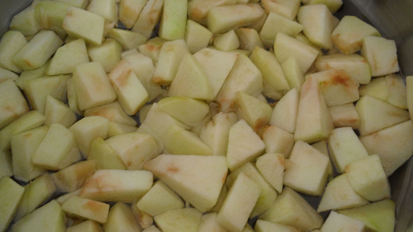 Elma reçeli nasıl yapılır? İçine bir kaşık ekleyin asla şekerlenme yapmıyor