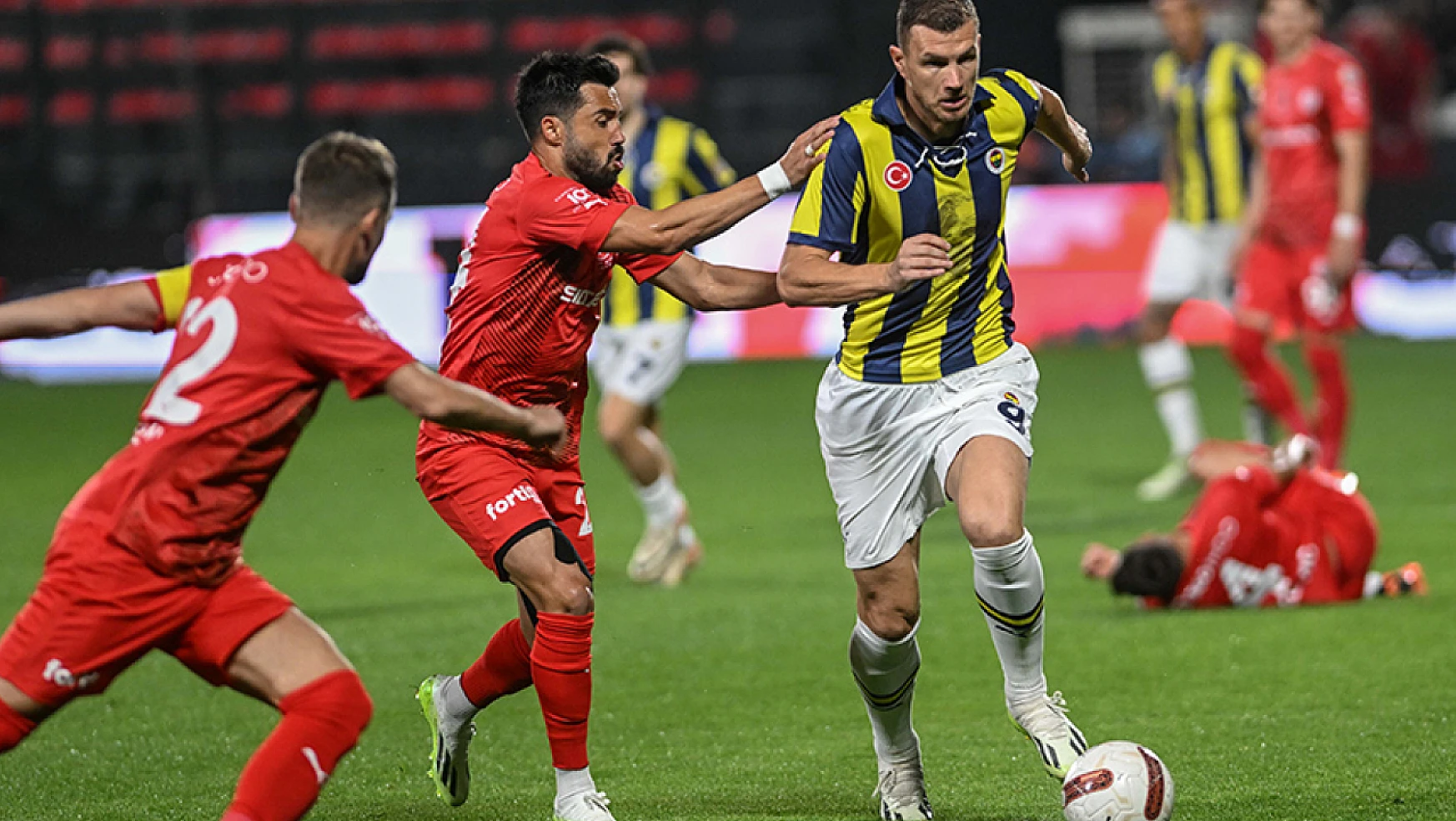 Fenerbahçe dolu dizgin: Süper Lig'de 10 da 10