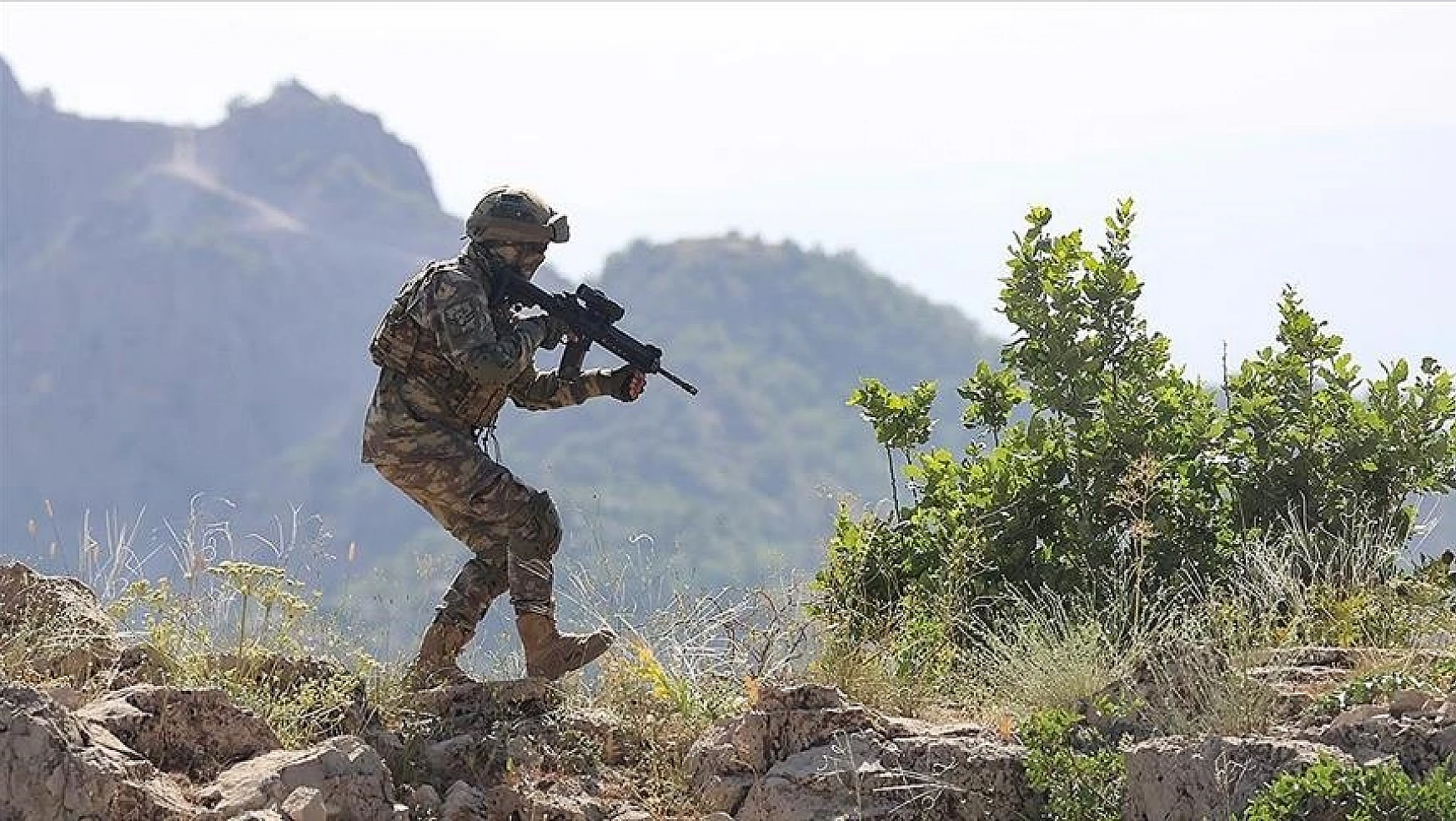 Fırat Kalkanı ve Barış Pınarı bölgelerinde 10 PKK/YPG'li terörist öldürüldü