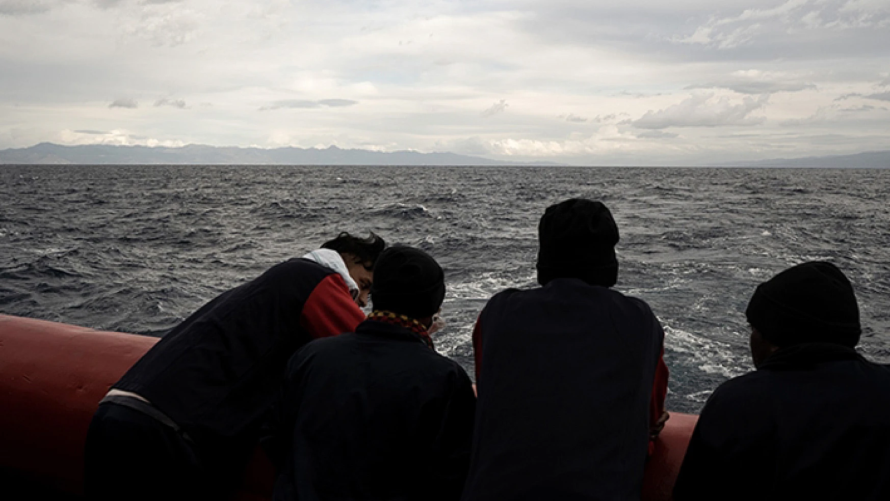 Fransa, 44 sığınmacıyı sınır dışı etti