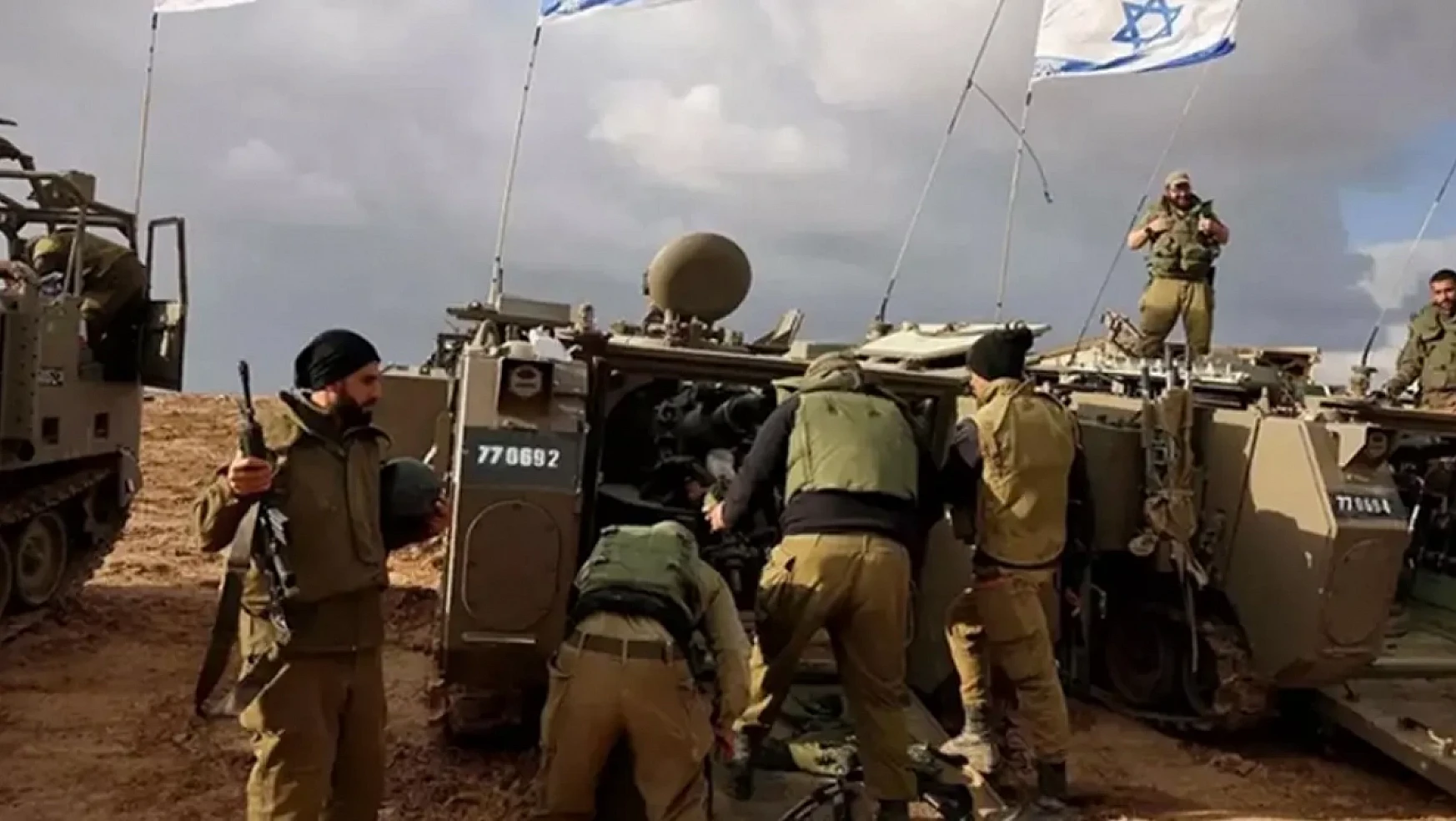 Gazze şeridi'ndeki savaşın yansımaları: İsrail ordusu sözcüsü ekibinden bir dizi istifa