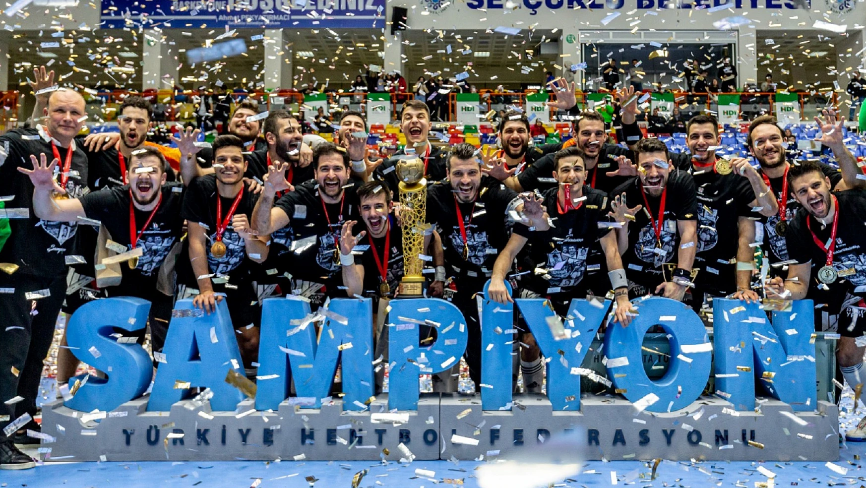 Hentbol Türkiye erkekler kupasını Konya'da  Beşiktaş kaldırdı