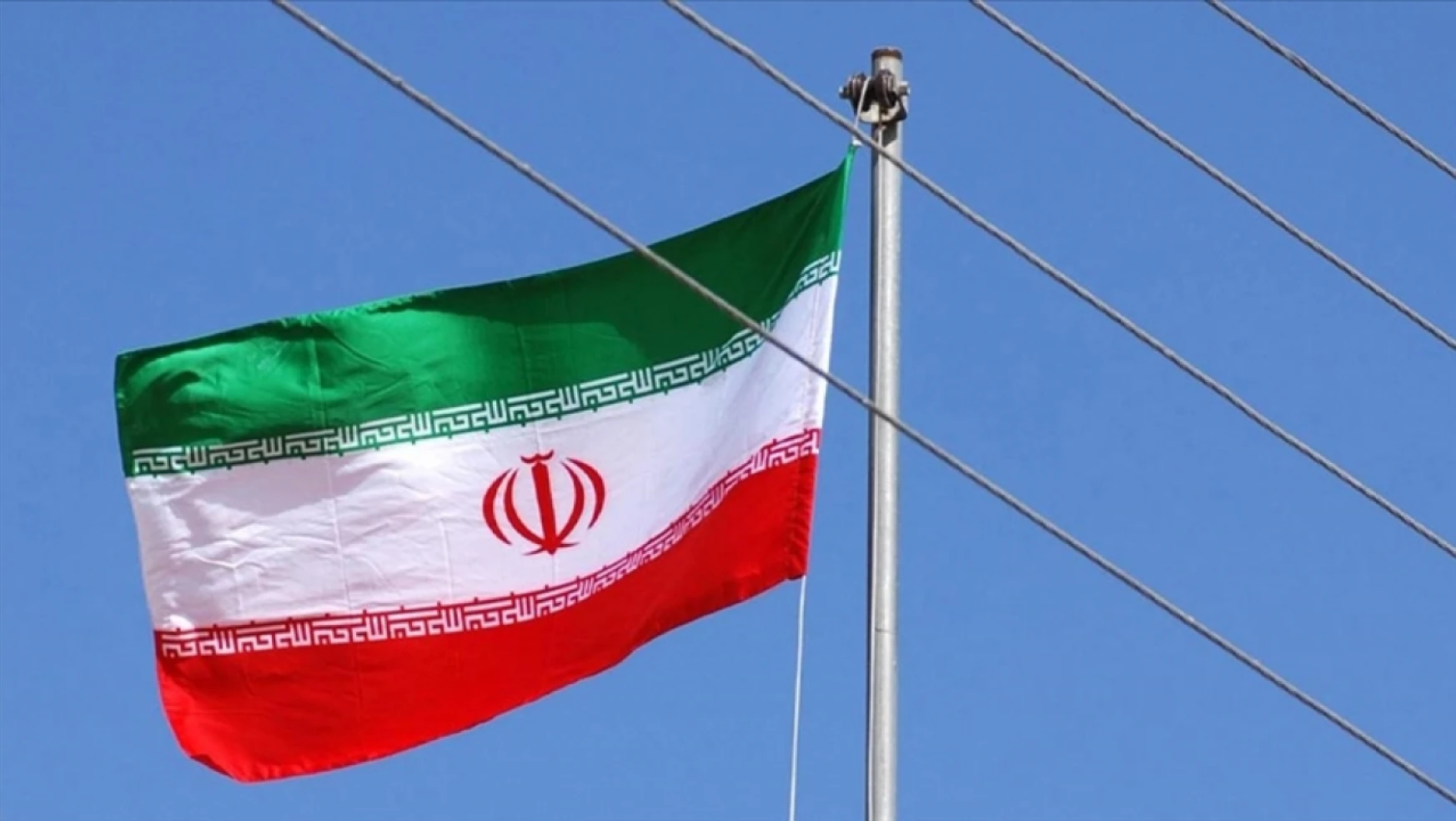 İran'da yüzlerce öğrenci zehirlendi