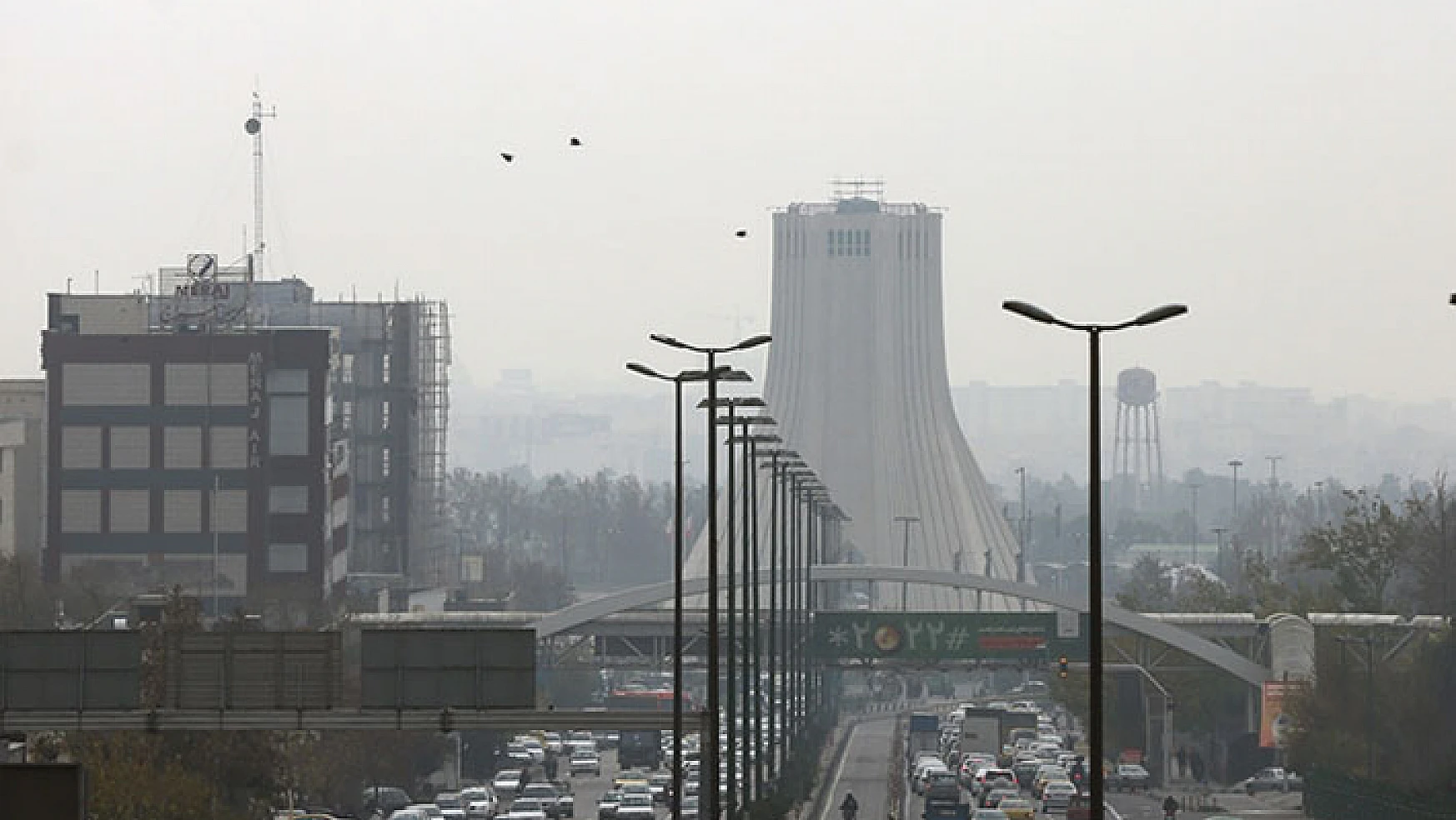 İran'da hava kirliliği nedeniyle eğitime verilen ara tekrar uzatıldı
