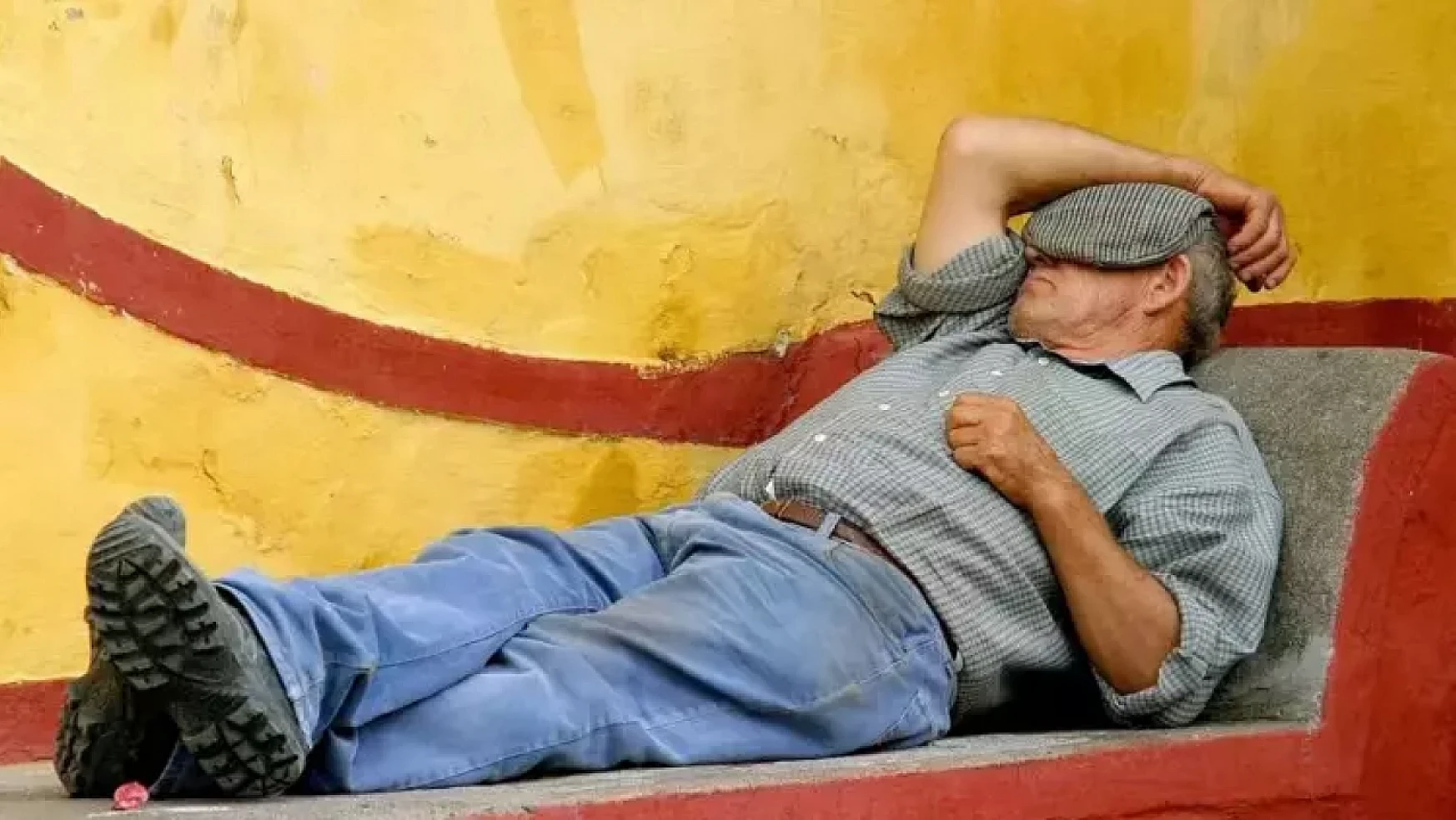 İspanyol Siesta Geleneği: Dinlenmenin Verimliliğe ve Sağlığa Etkileri